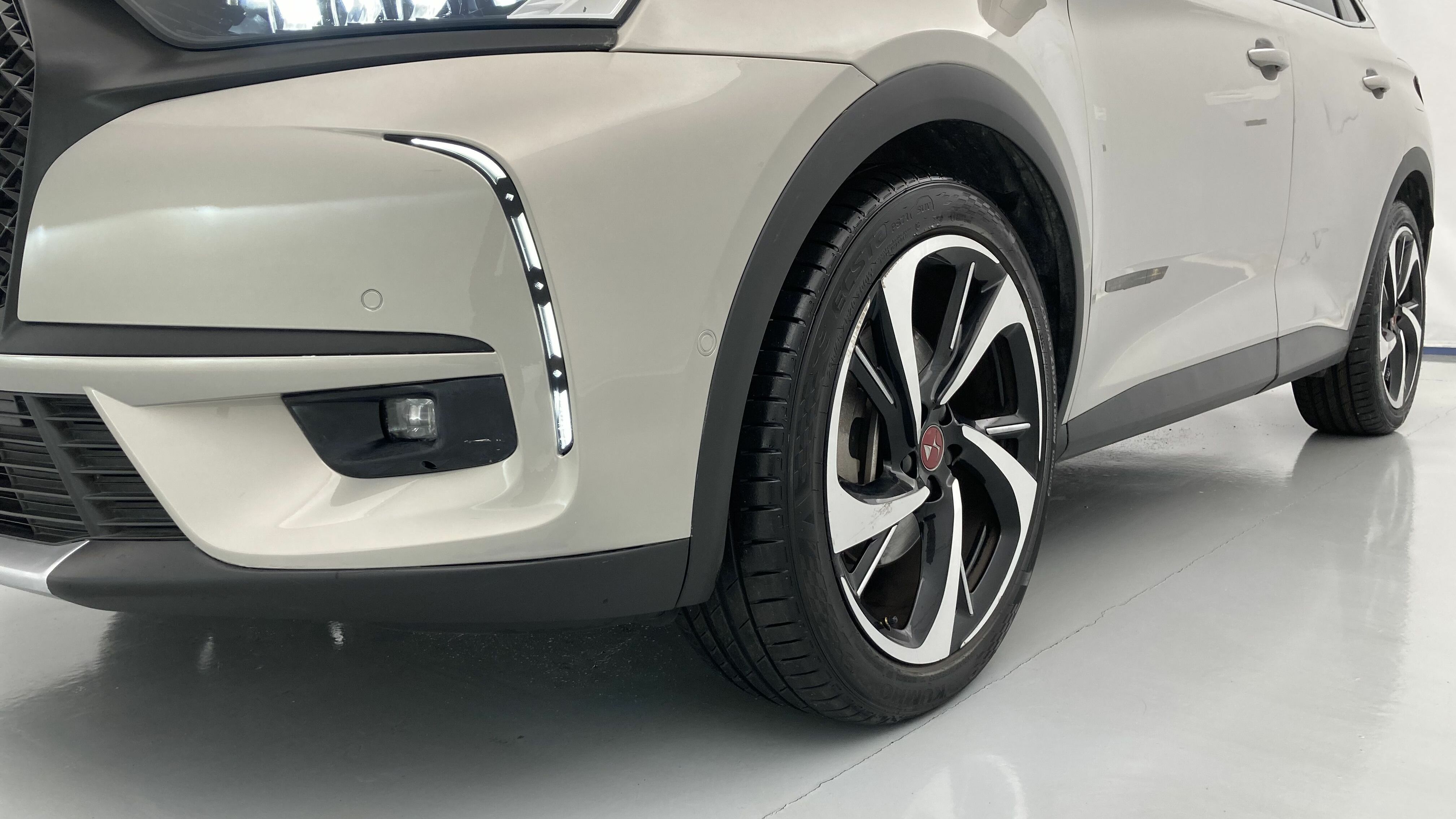 ds ds7 crossback performance line + E-TENSE 300 CA 2022 crystal pearl 25