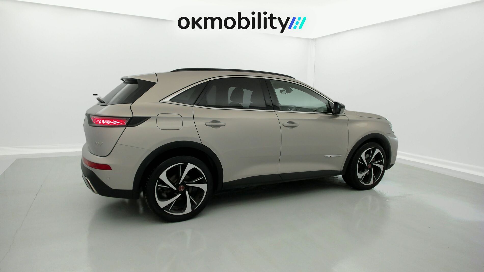 ds ds7 crossback performance line + E-TENSE 300 CA 2022 crystal pearl 11