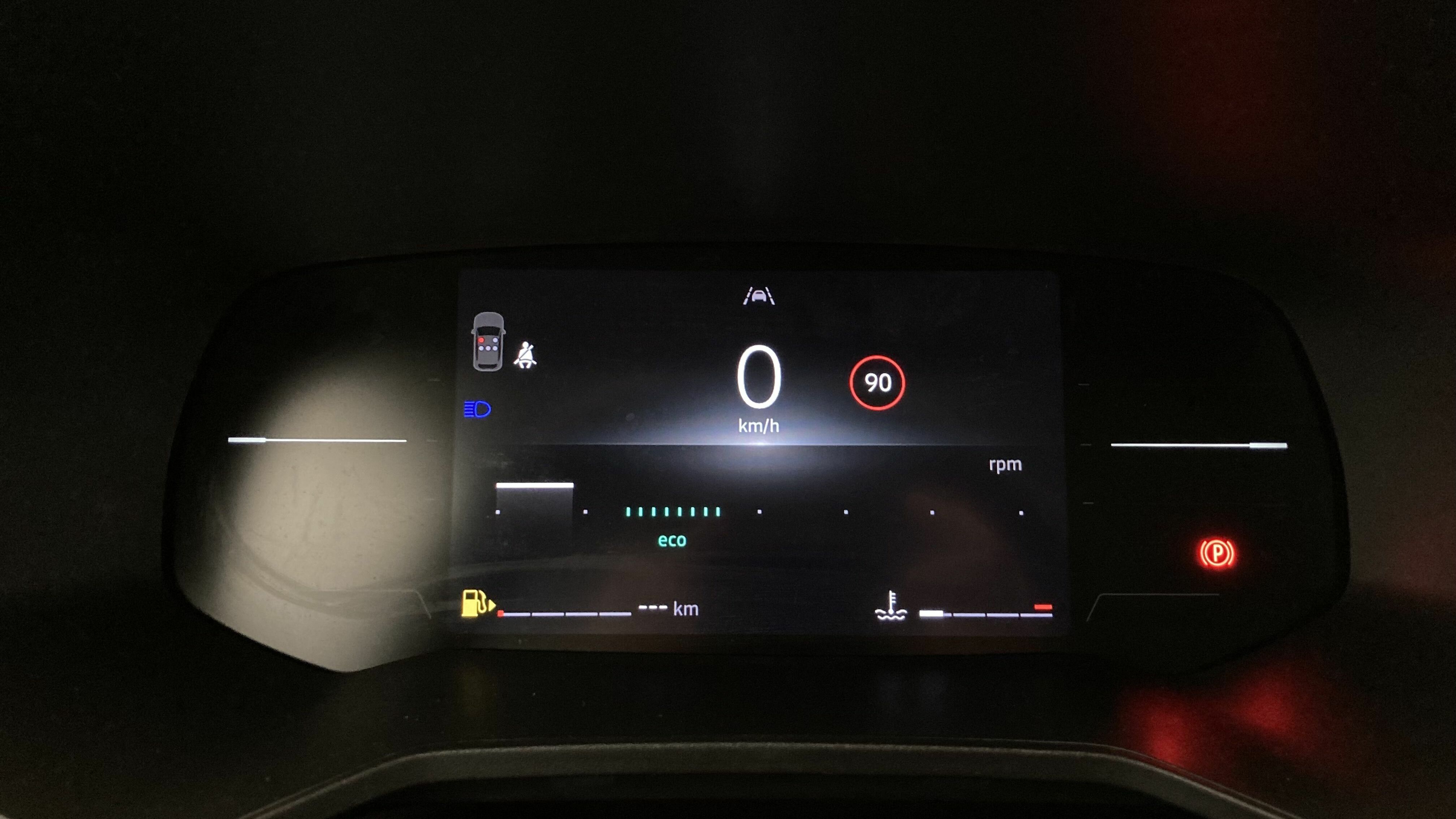 renault clio evolution 1.5 DCI 100 2025 rojo deseo 19