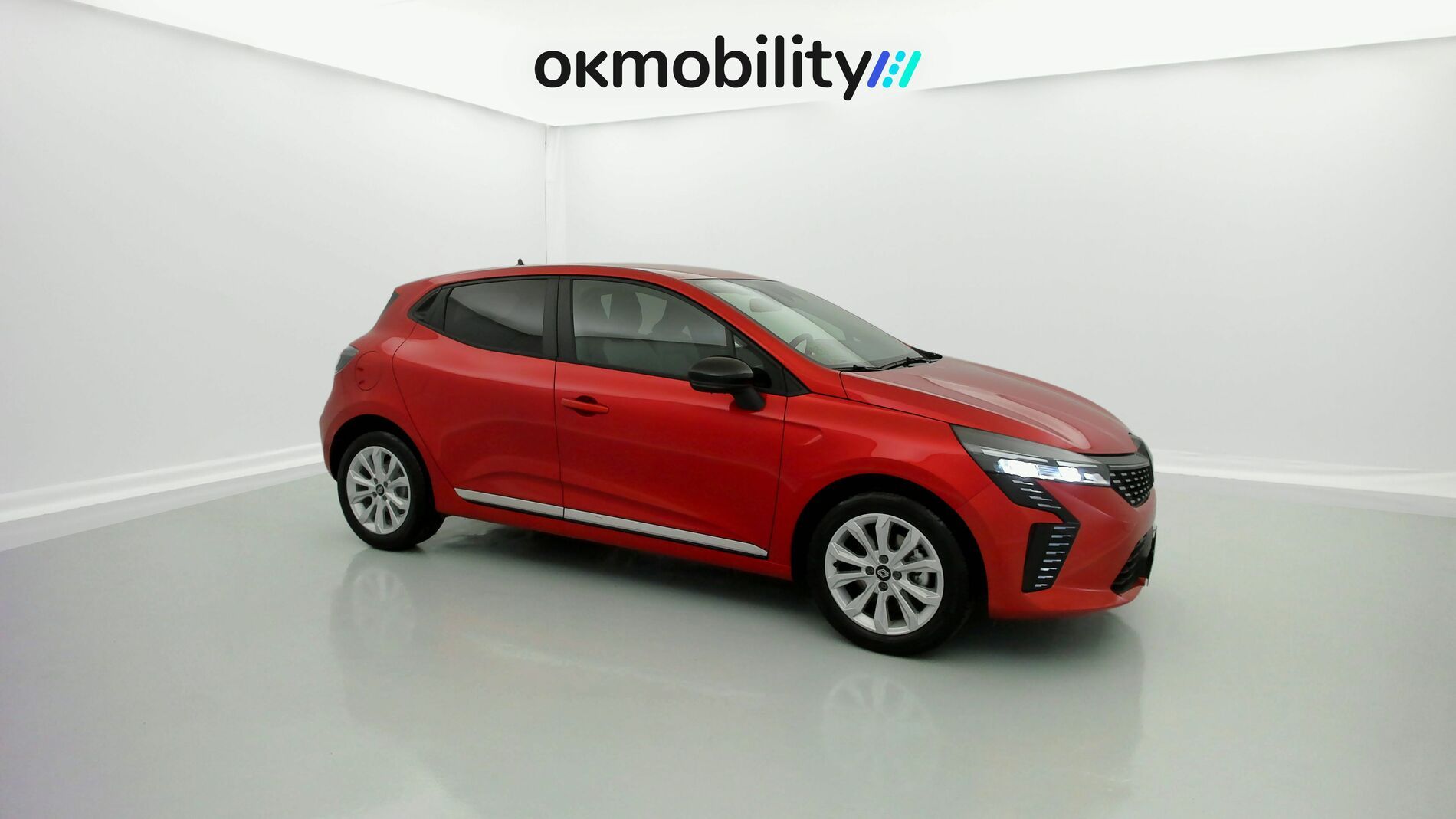 renault clio evolution 1.5 DCI 100 2025 rojo deseo 2