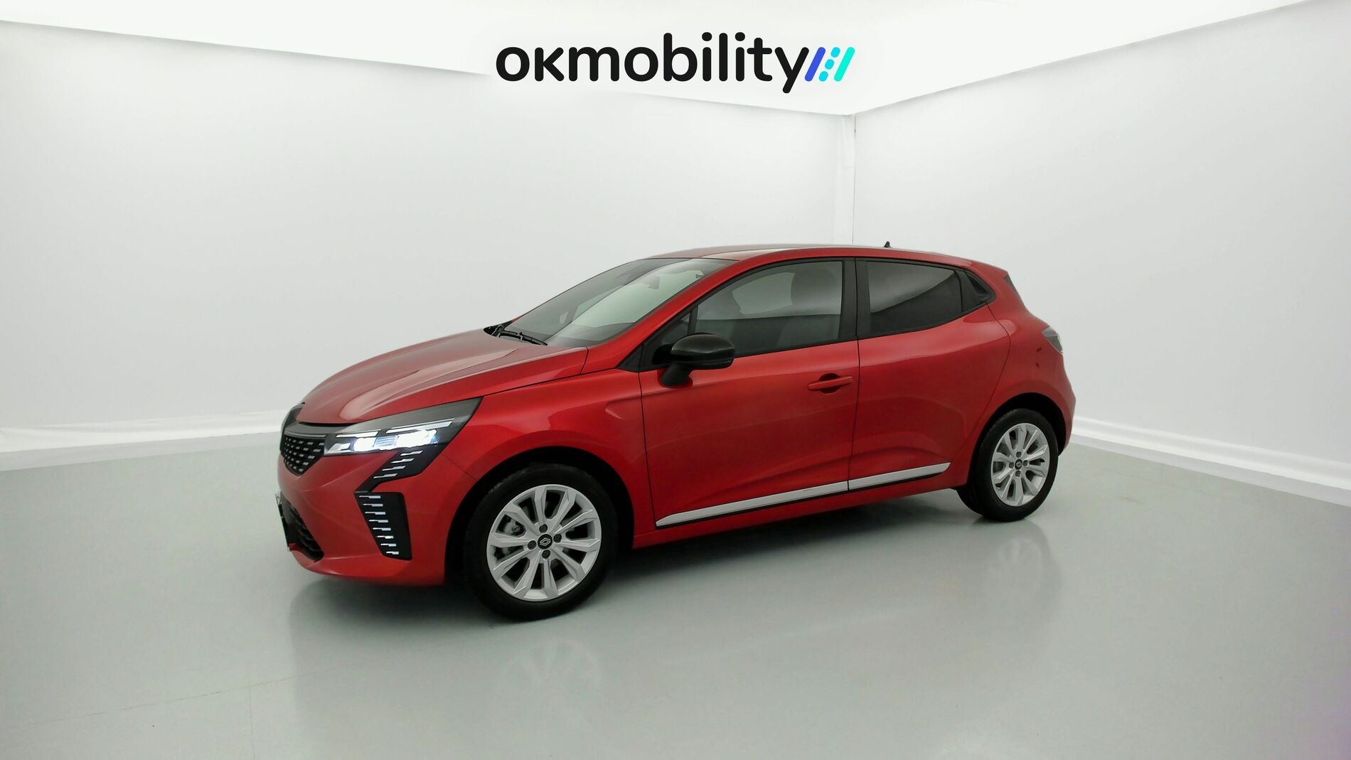 renault clio evolution 1.5 DCI 100 2025 rojo deseo 5