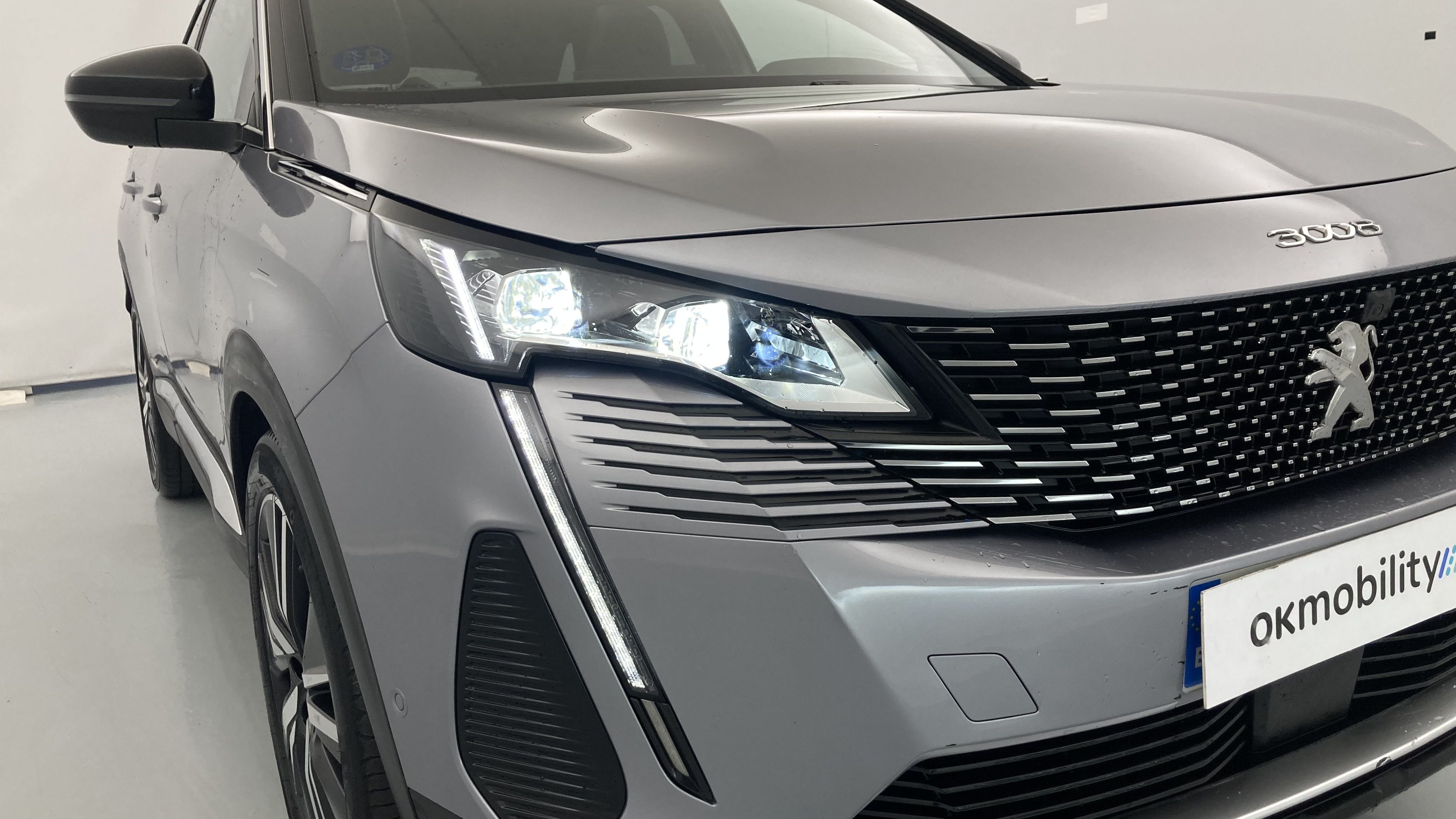 peugeot 3008 gt pack 1.6 HYBRID 300 EAT PHEV 2022 gris artense / negro 14