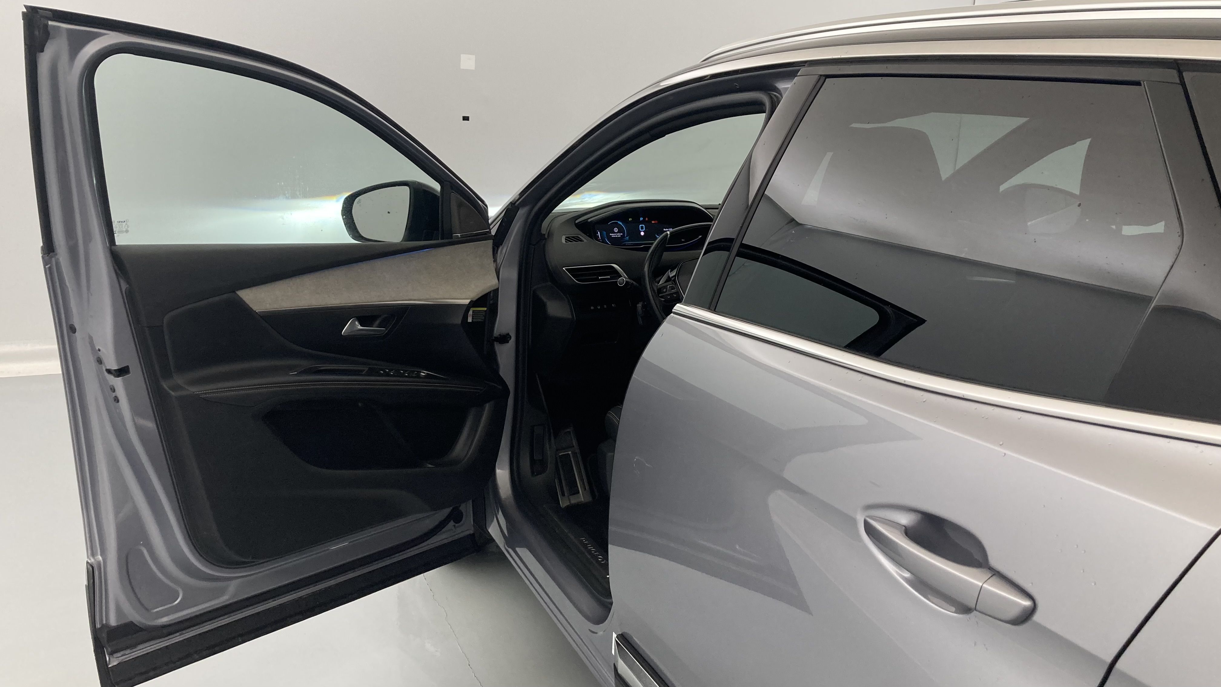 peugeot 3008 gt pack 1.6 HYBRID 300 EAT PHEV 2022 gris artense / negro 19