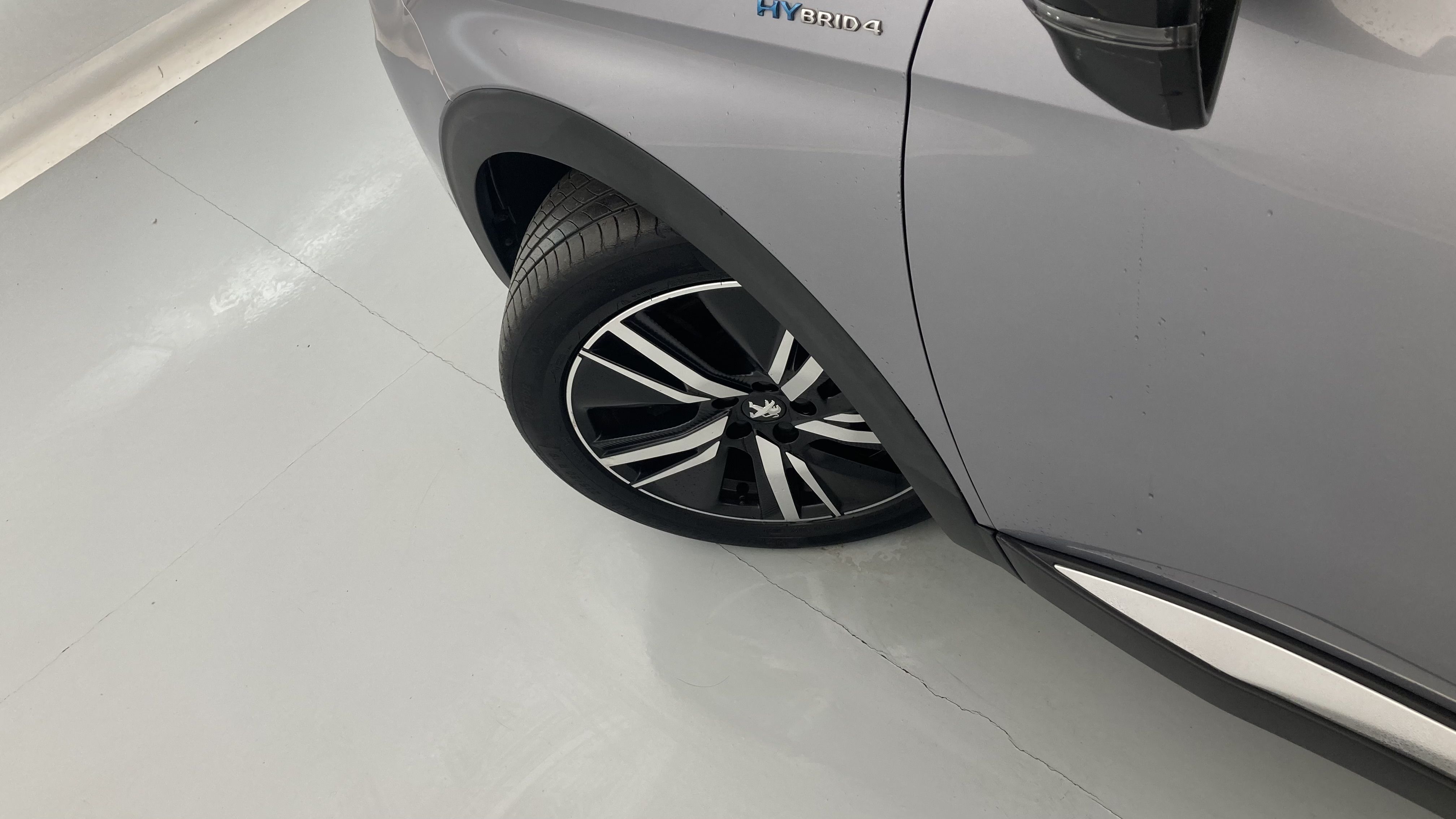 peugeot 3008 gt pack 1.6 HYBRID 300 EAT PHEV 2022 gris artense / negro 39