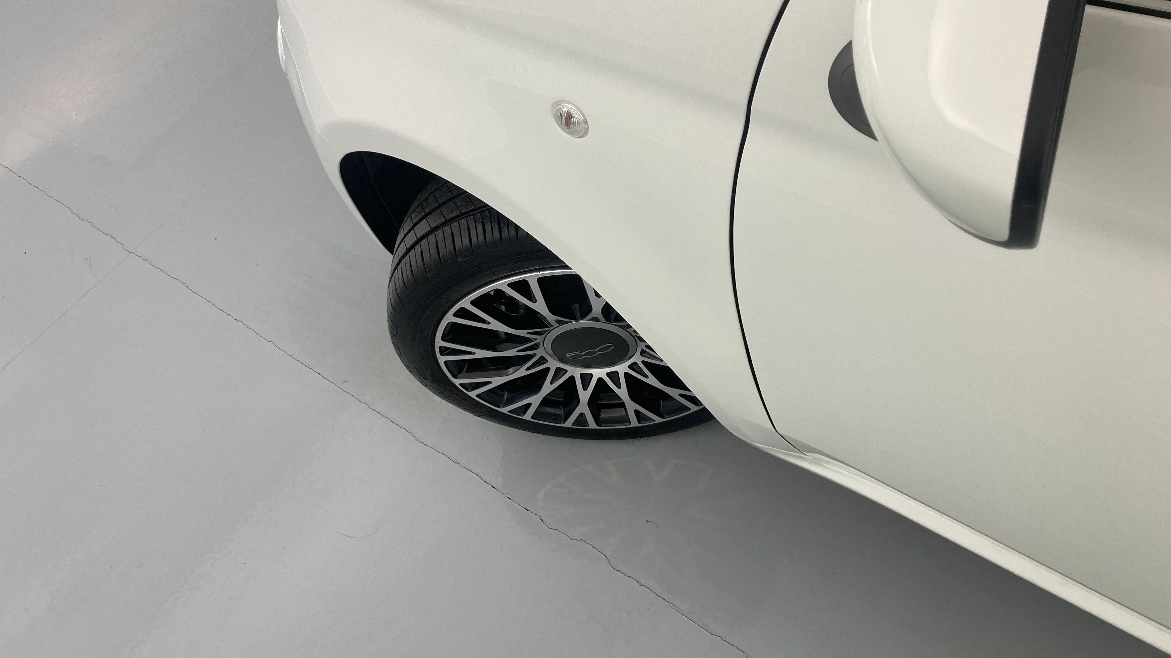 fiat 500c dolcevita 1.0 HYBRID 70 MHEV 2024 bianco 27