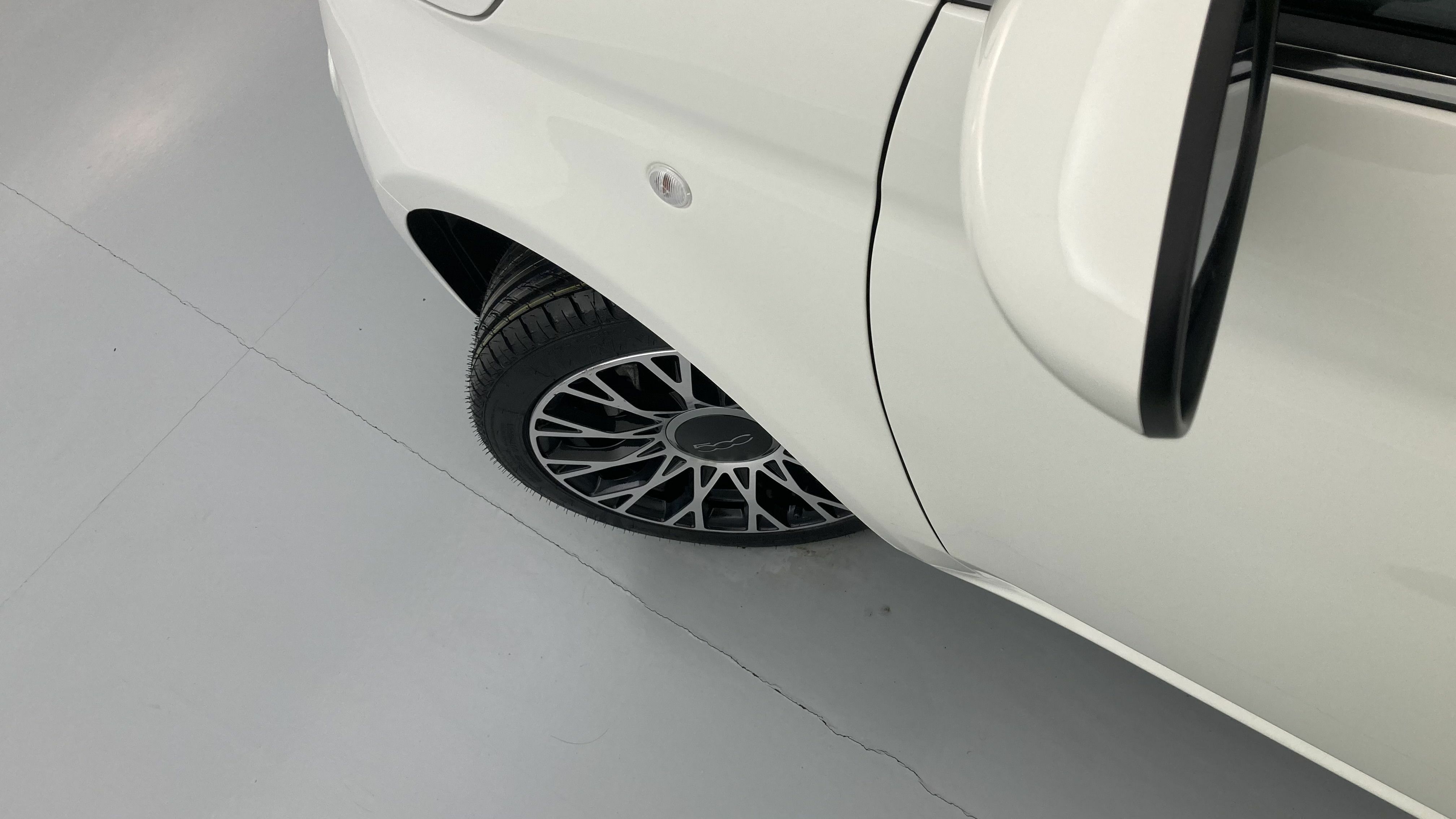 fiat 500c dolcevita 1.0 HYBRID 70 MHEV 2024 bianco 27