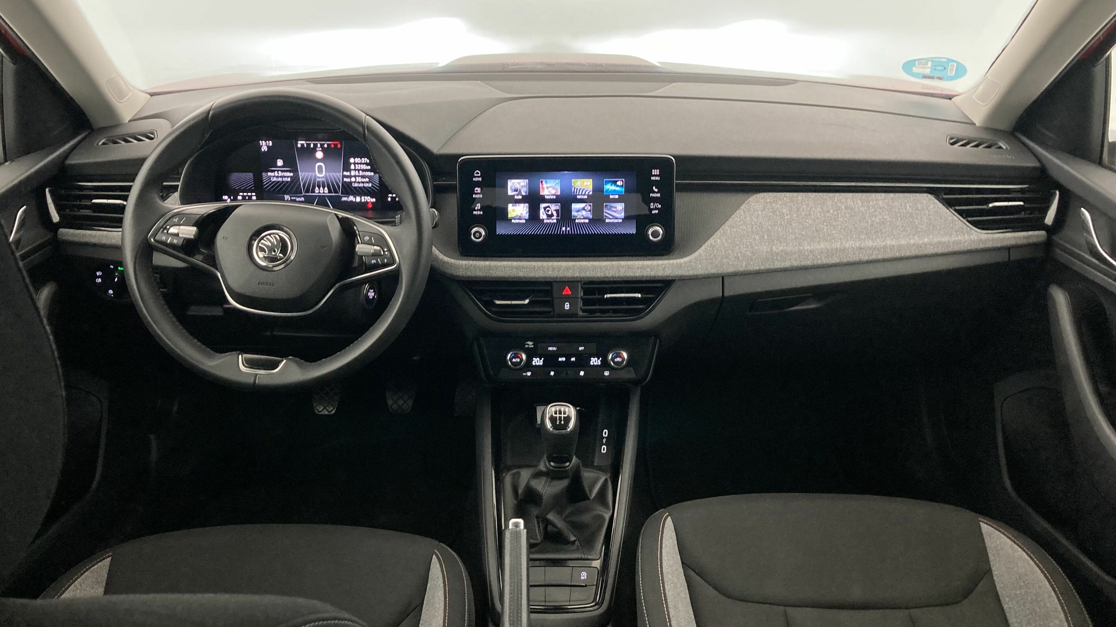 skoda kamiq selection 1.0 TSI 95 2024 rojo velvet 15