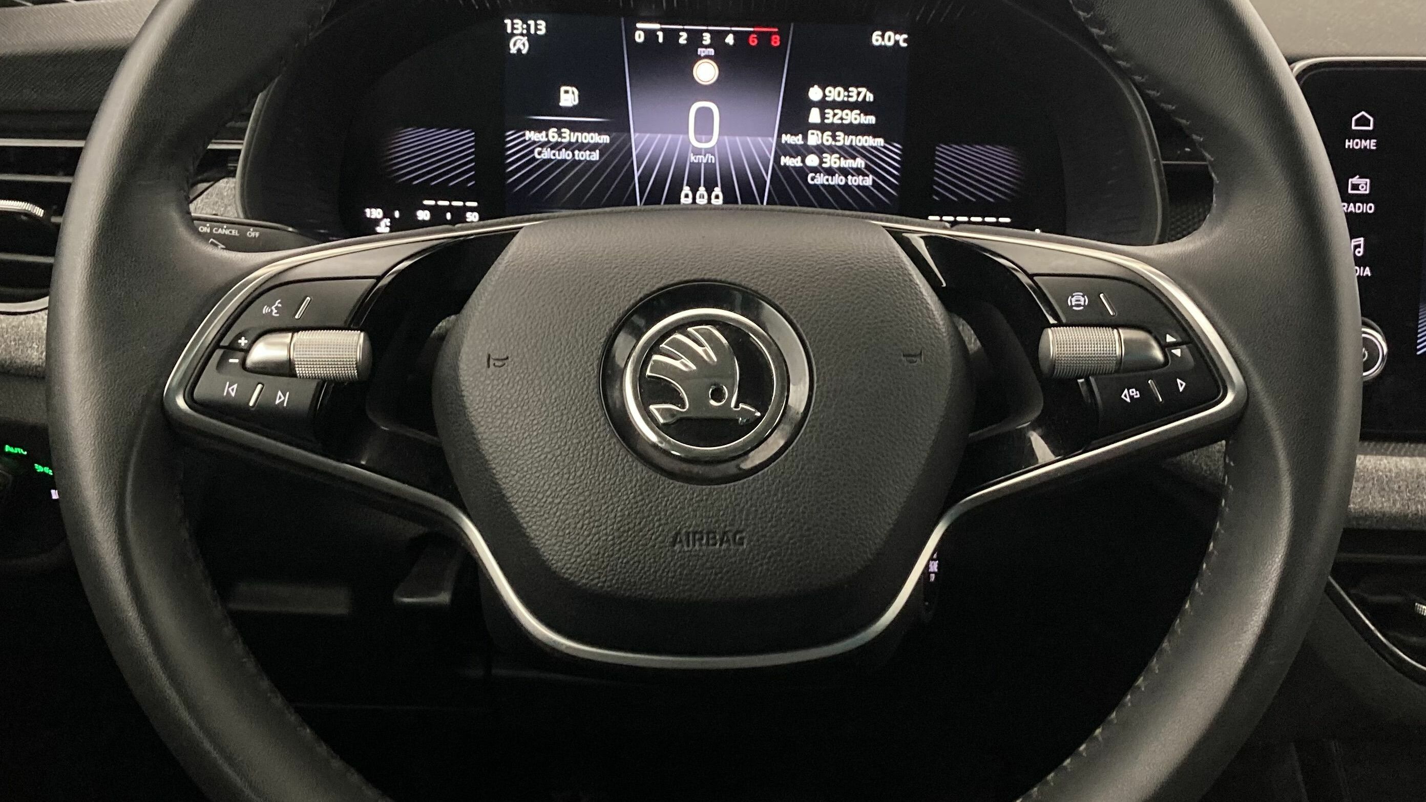 skoda kamiq selection 1.0 TSI 95 2024 rojo velvet 16