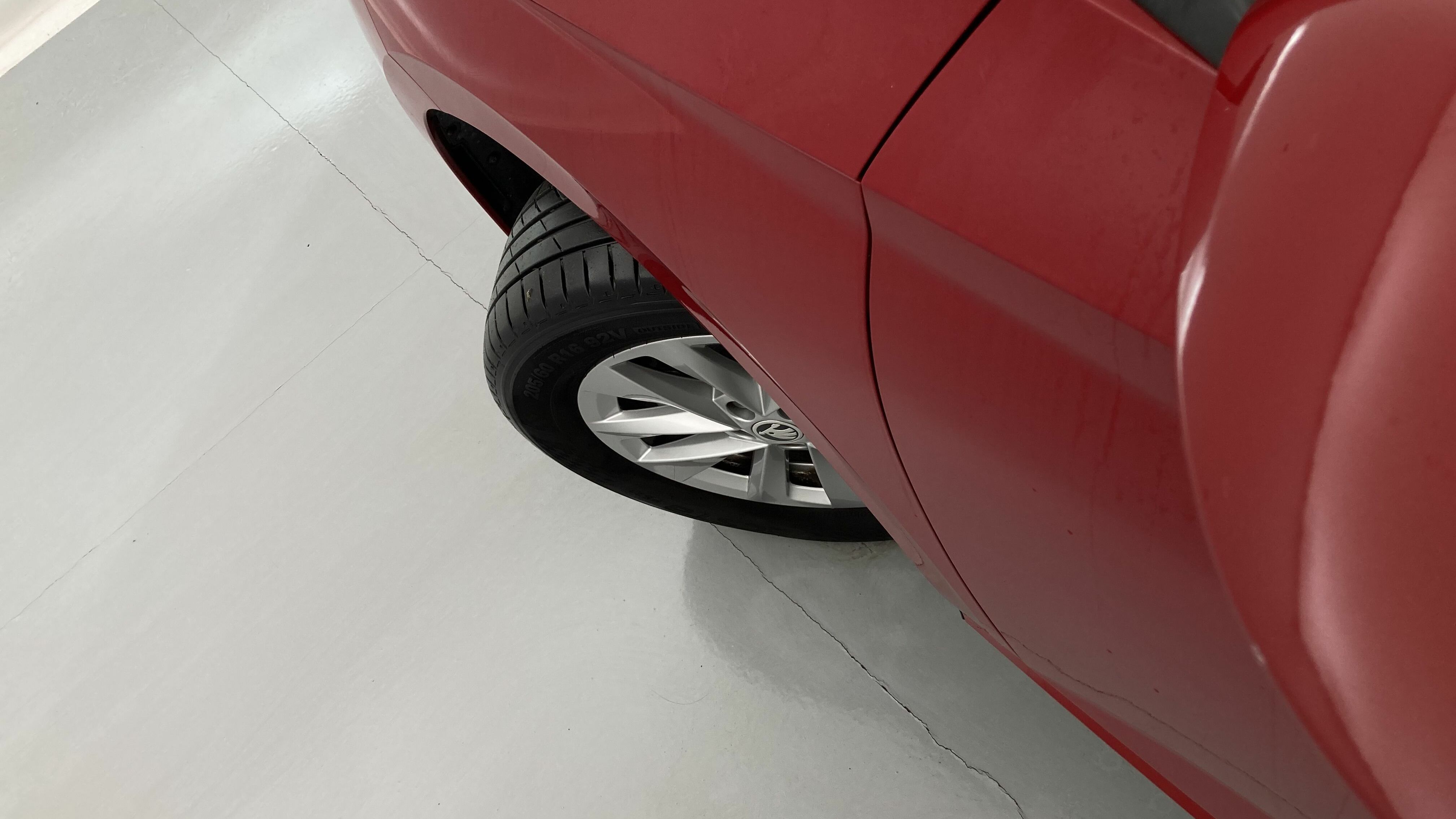 skoda kamiq selection 1.0 TSI 95 2024 rojo velvet 27