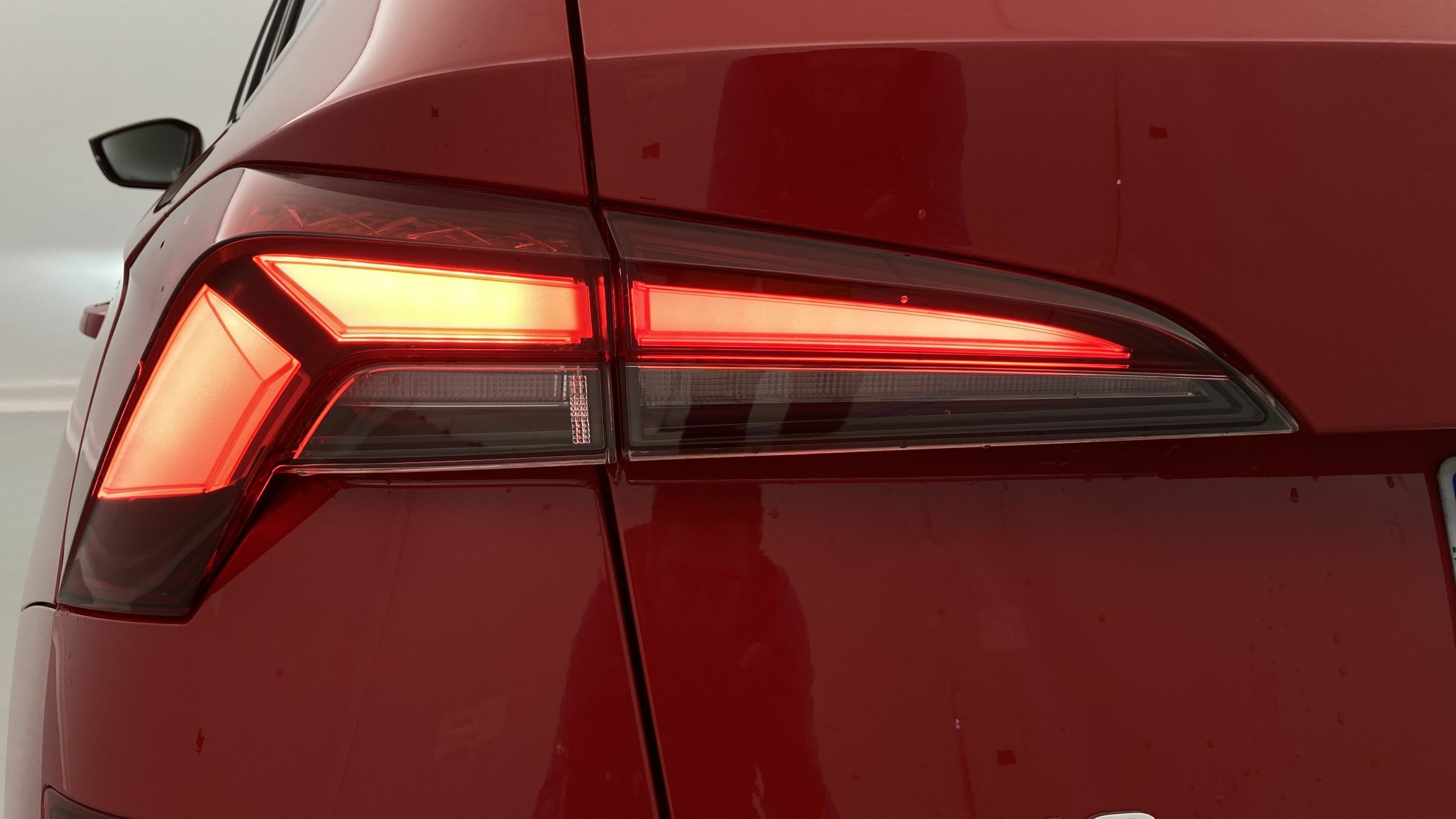 skoda kamiq selection 1.0 TSI 95 2024 rojo velvet 29