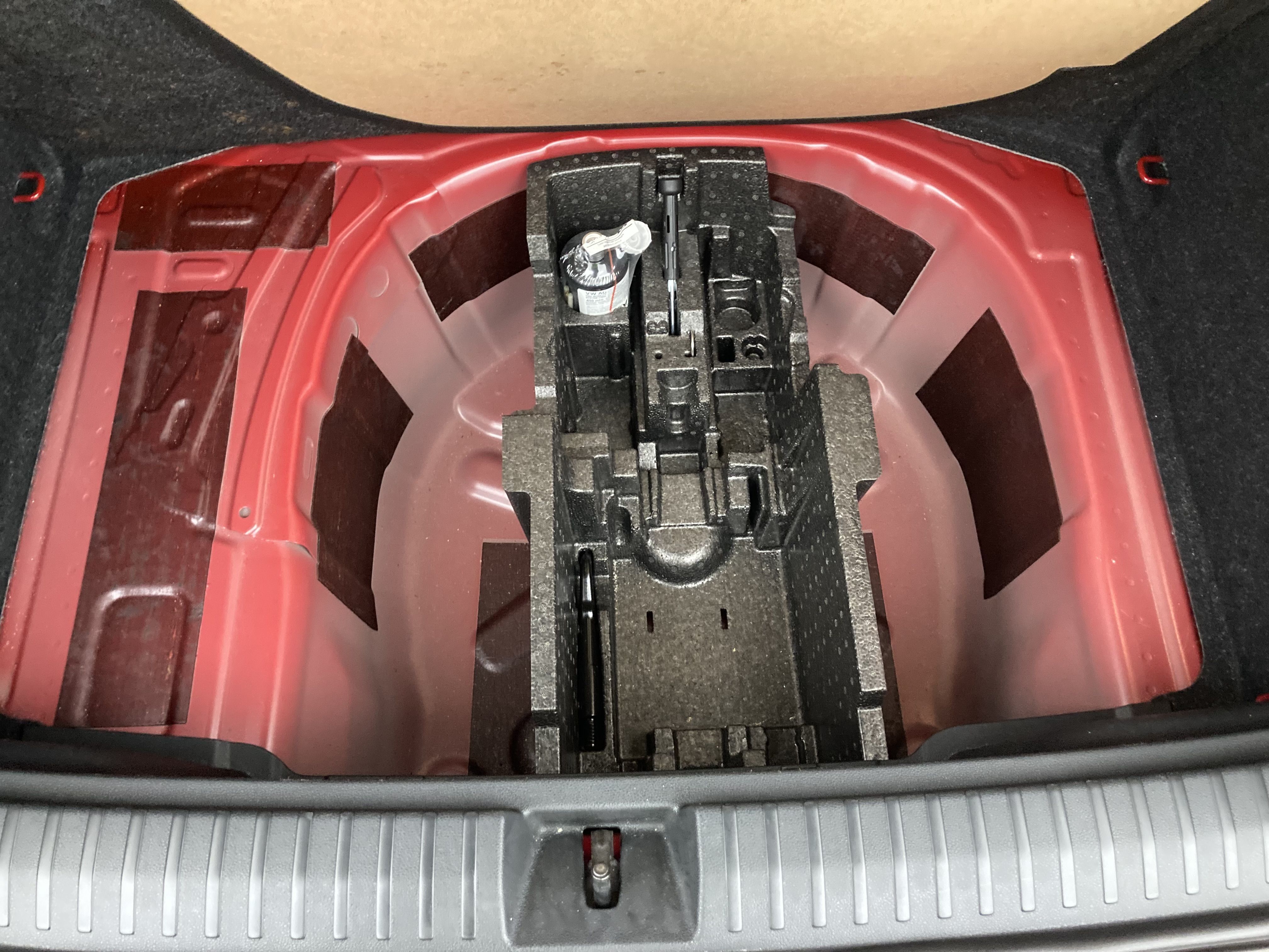 skoda kamiq selection 1.0 TSI 95 2024 rojo velvet 16