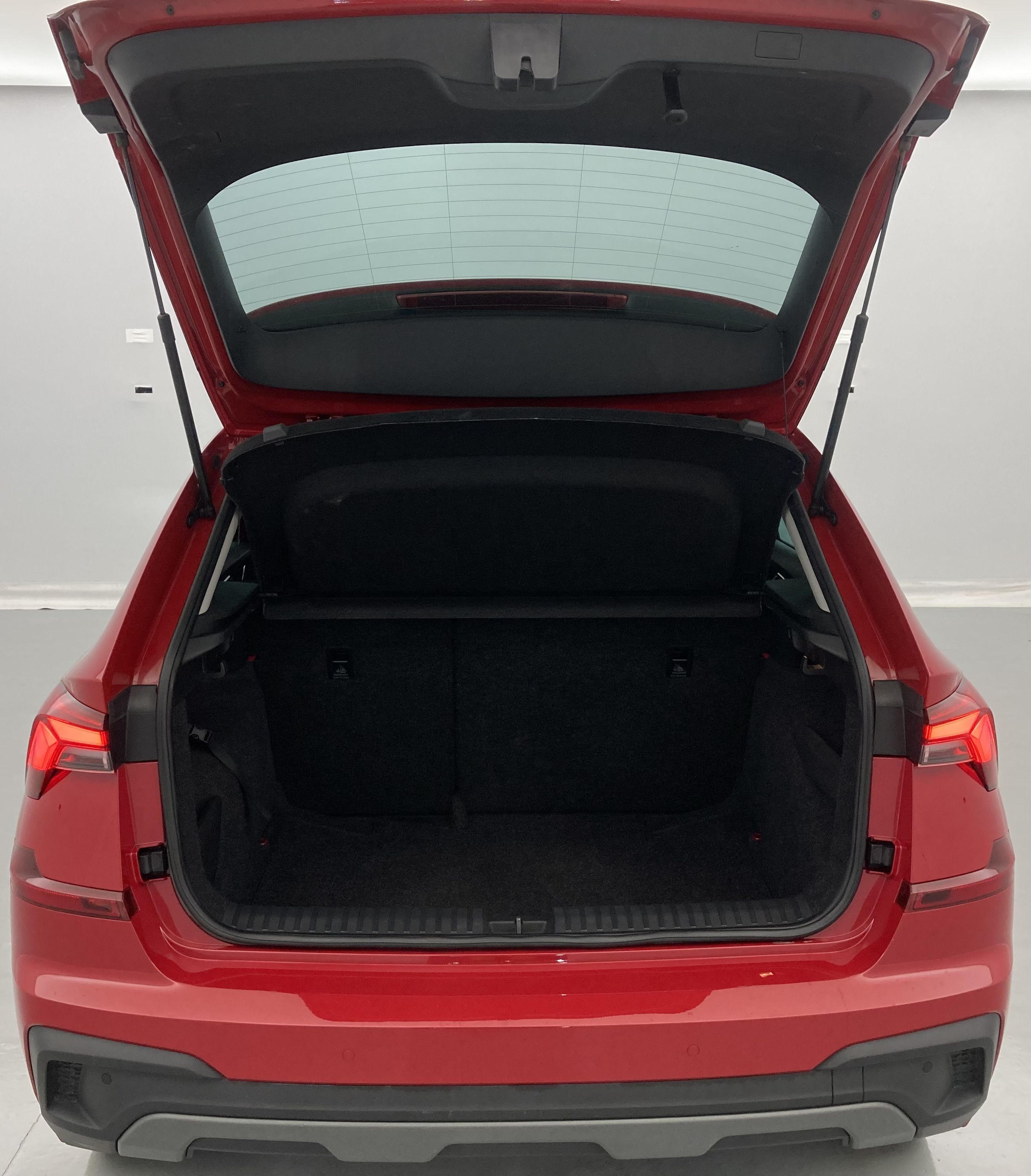 skoda kamiq selection 1.0 TSI 95 2024 rojo velvet 25