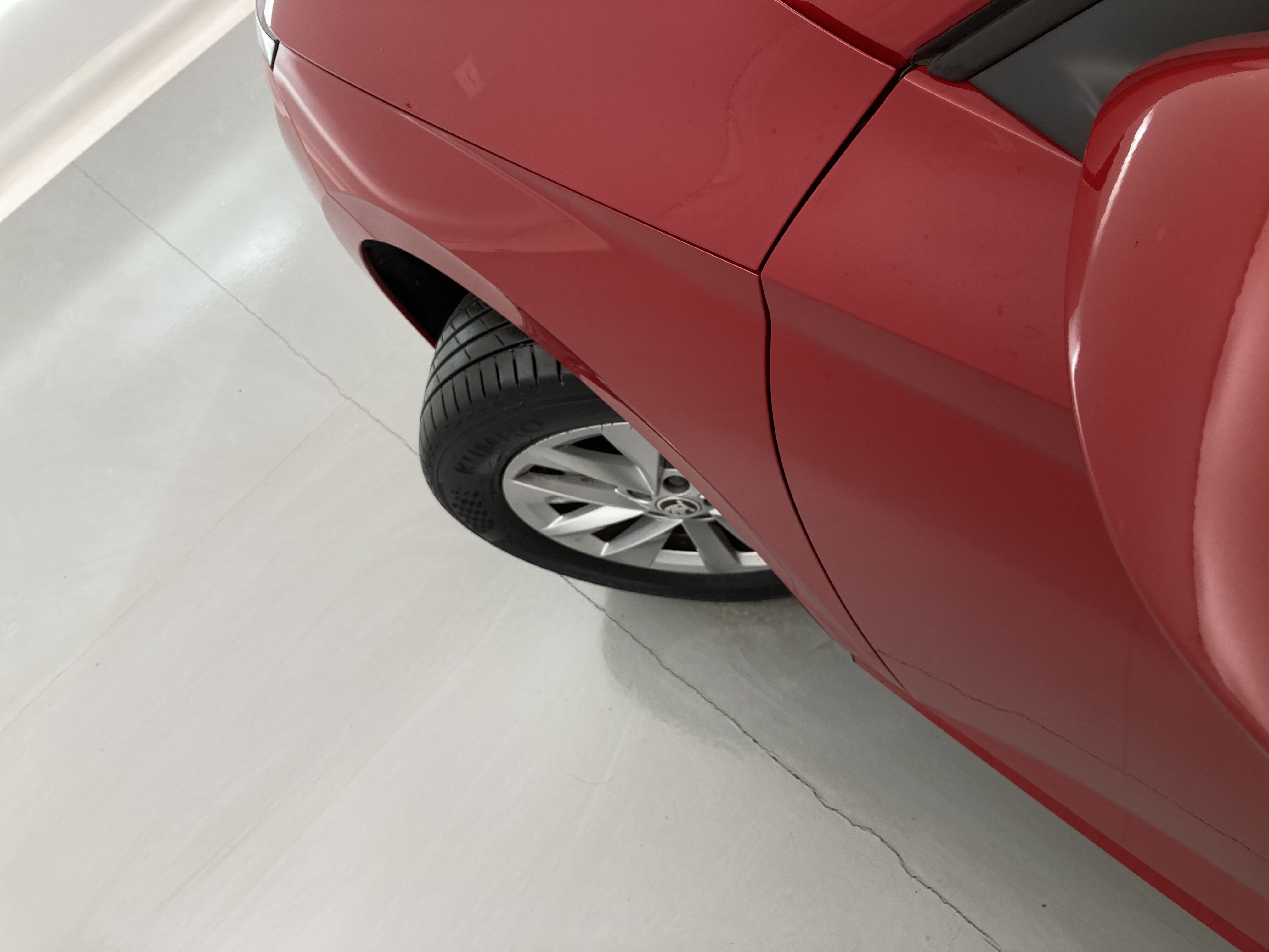 skoda kamiq selection 1.0 TSI 95 2024 rojo velvet 29