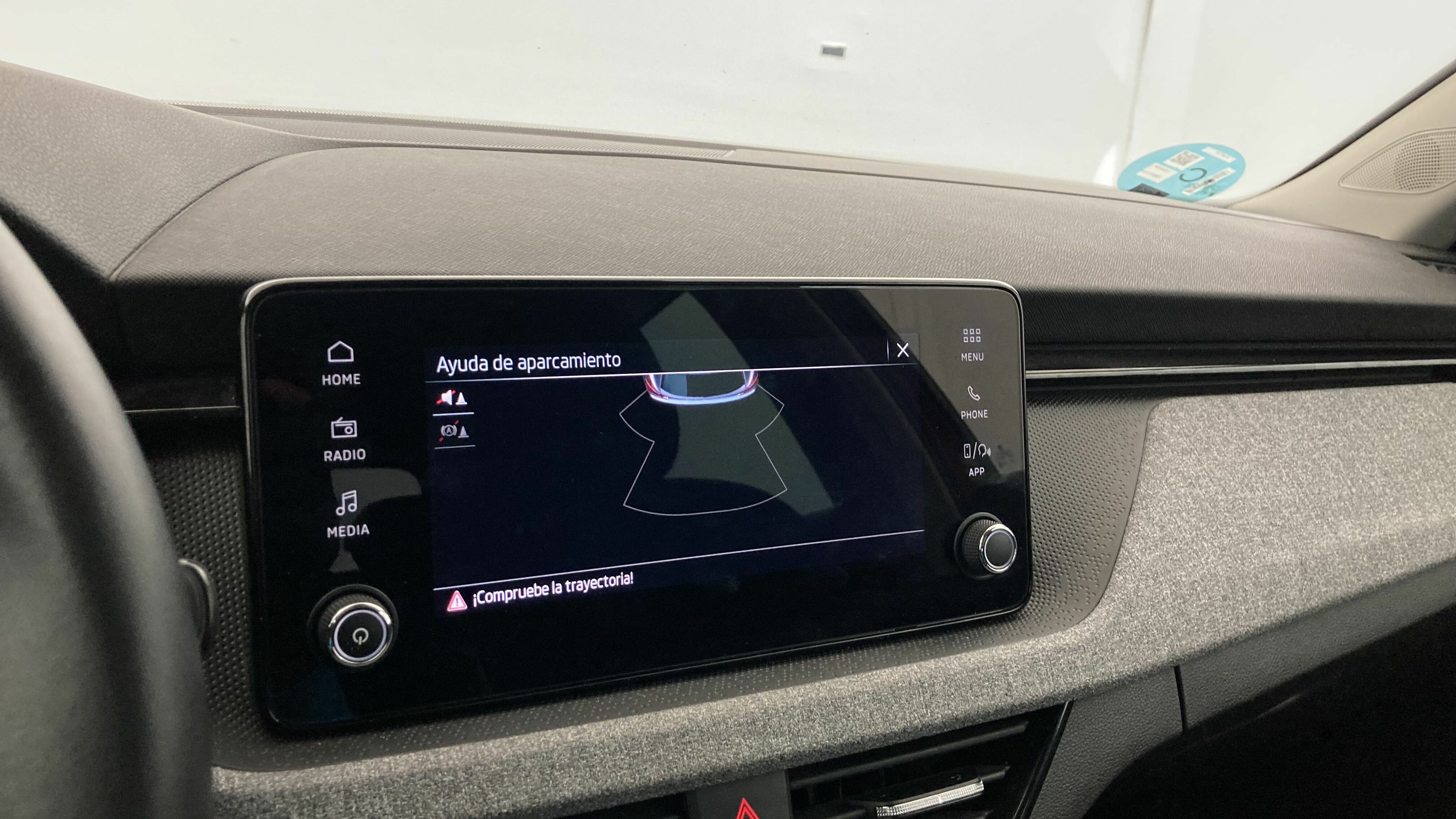 skoda kamiq selection 1.0 TSI 95 2024 rojo velvet 20