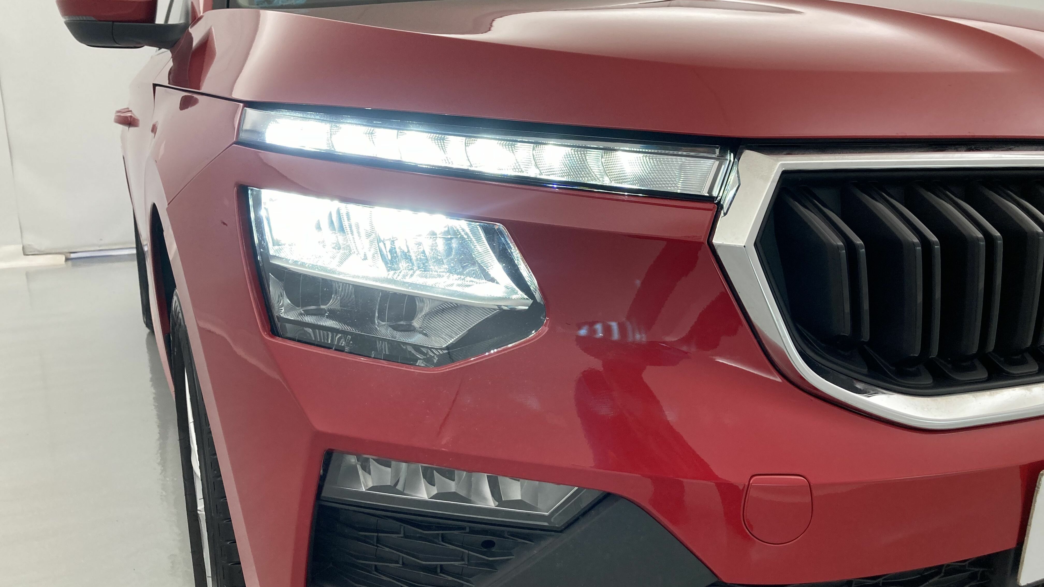 skoda kamiq selection 1.0 TSI 95 2024 rojo velvet 30