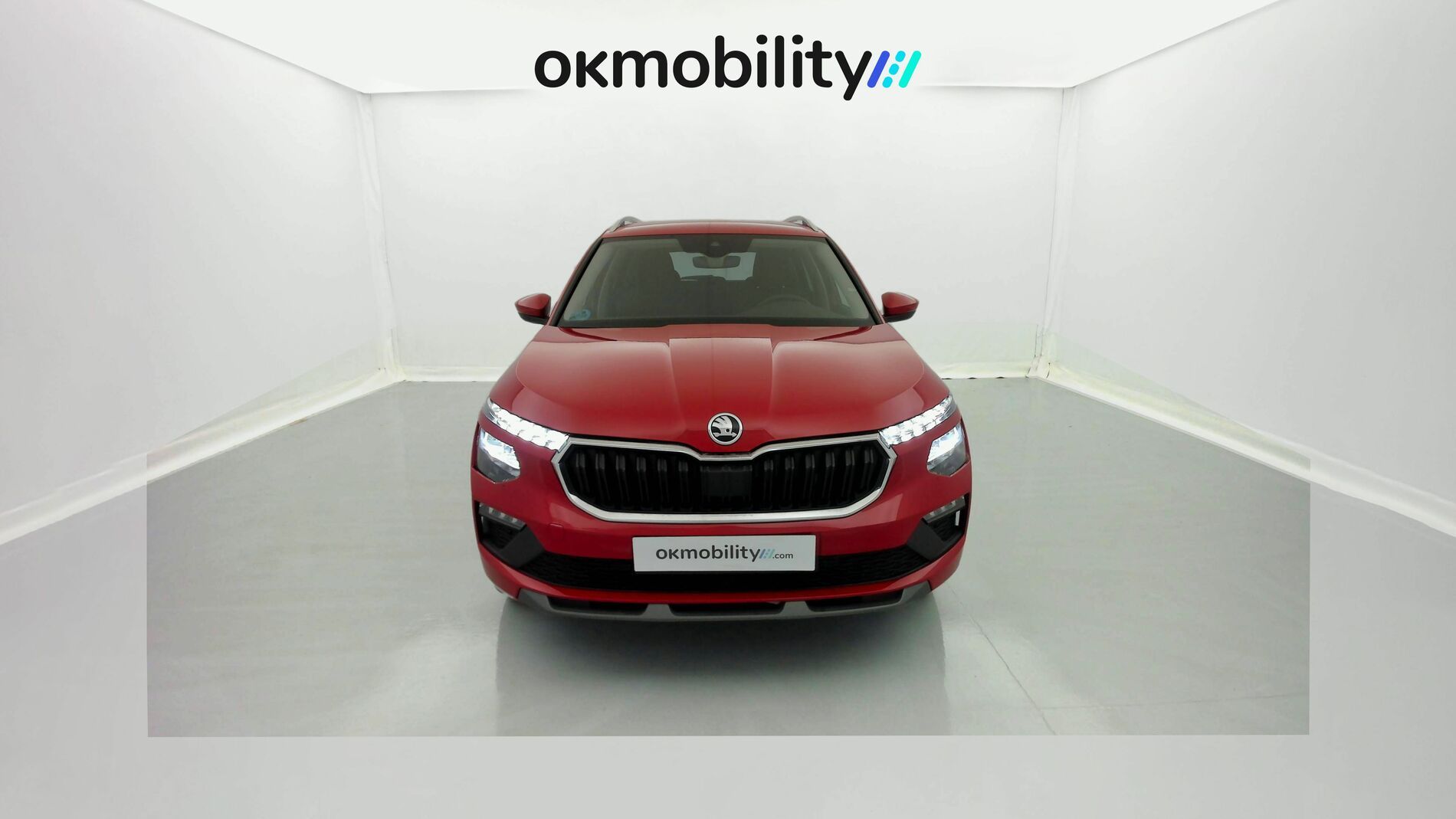 skoda kamiq selection 1.0 TSI 95 2024 rojo velvet 4