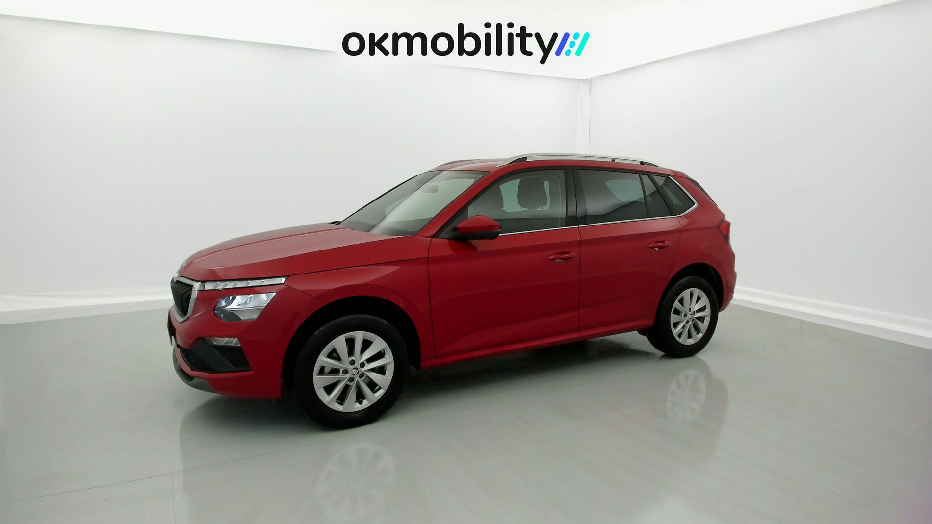 skoda kamiq selection 1.0 TSI 95 2024 rojo velvet 5