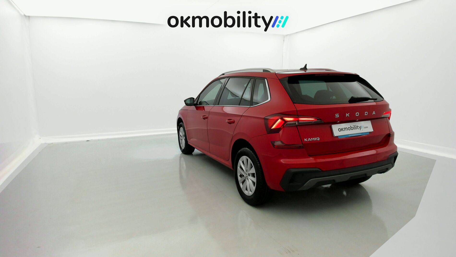 skoda kamiq selection 1.0 TSI 95 2024 rojo velvet 10