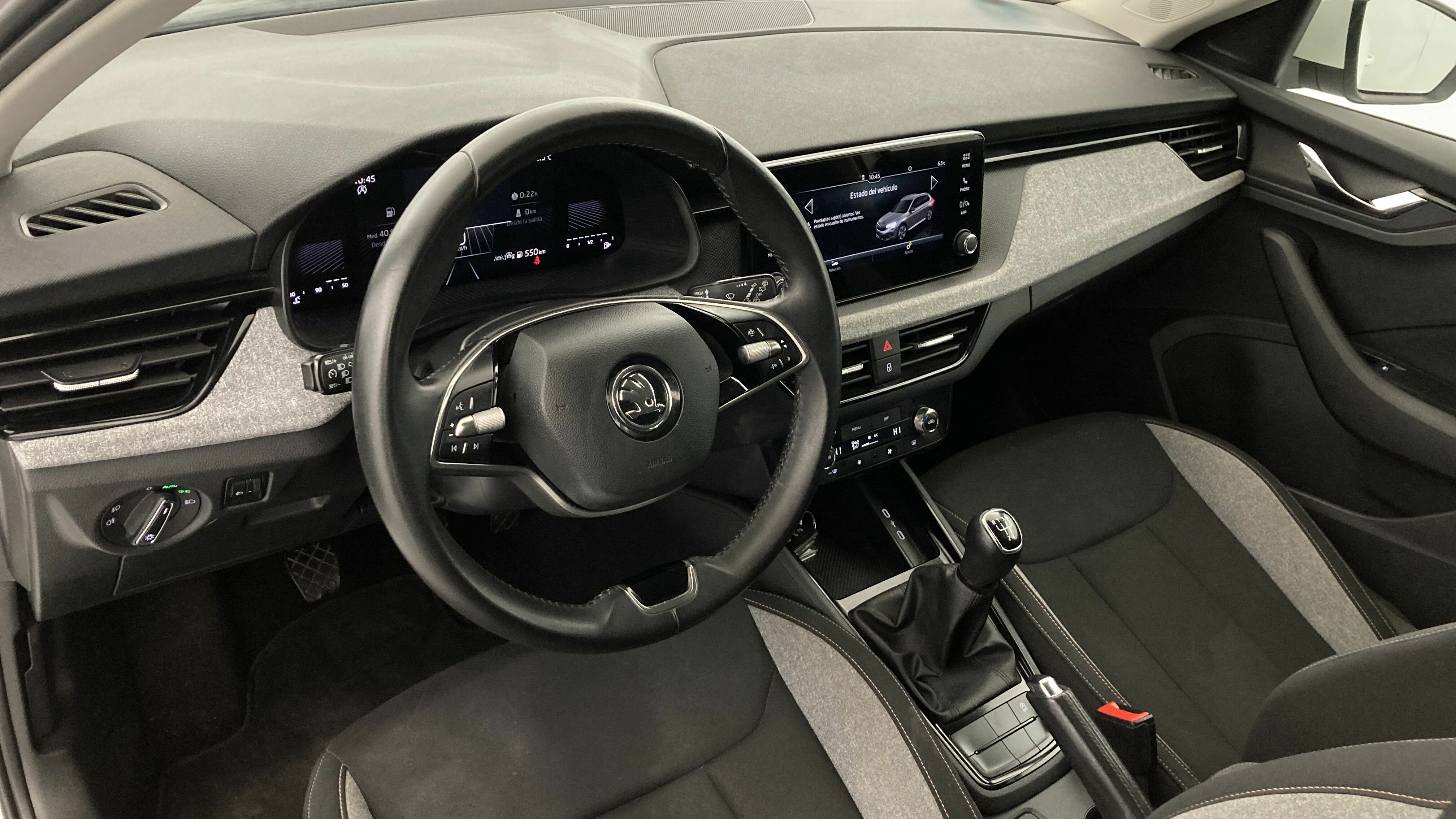 skoda kamiq selection 1.0 TSI 95 2024 blanco candy 14