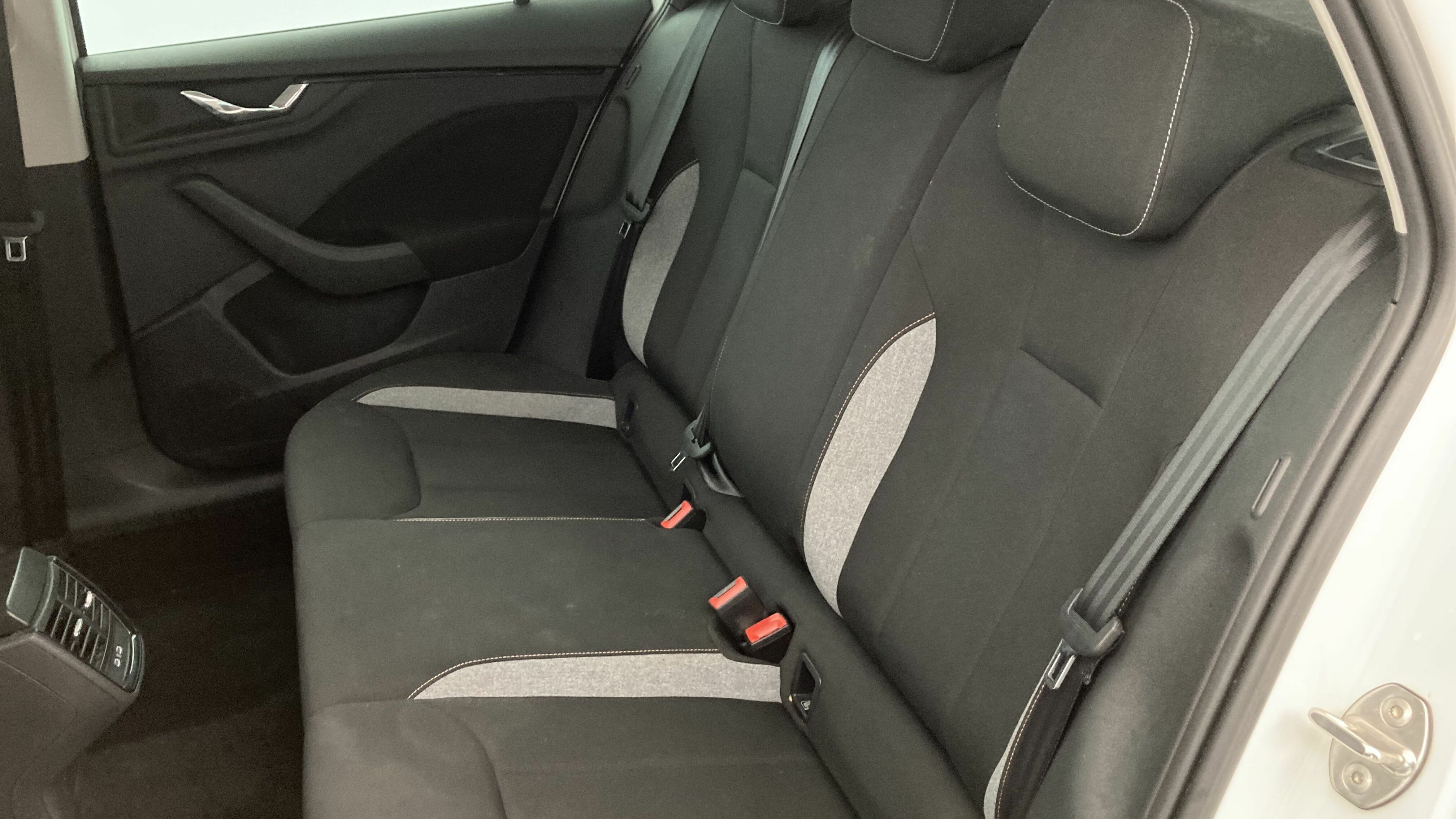 skoda kamiq selection 1.0 TSI 95 2024 blanco candy 20