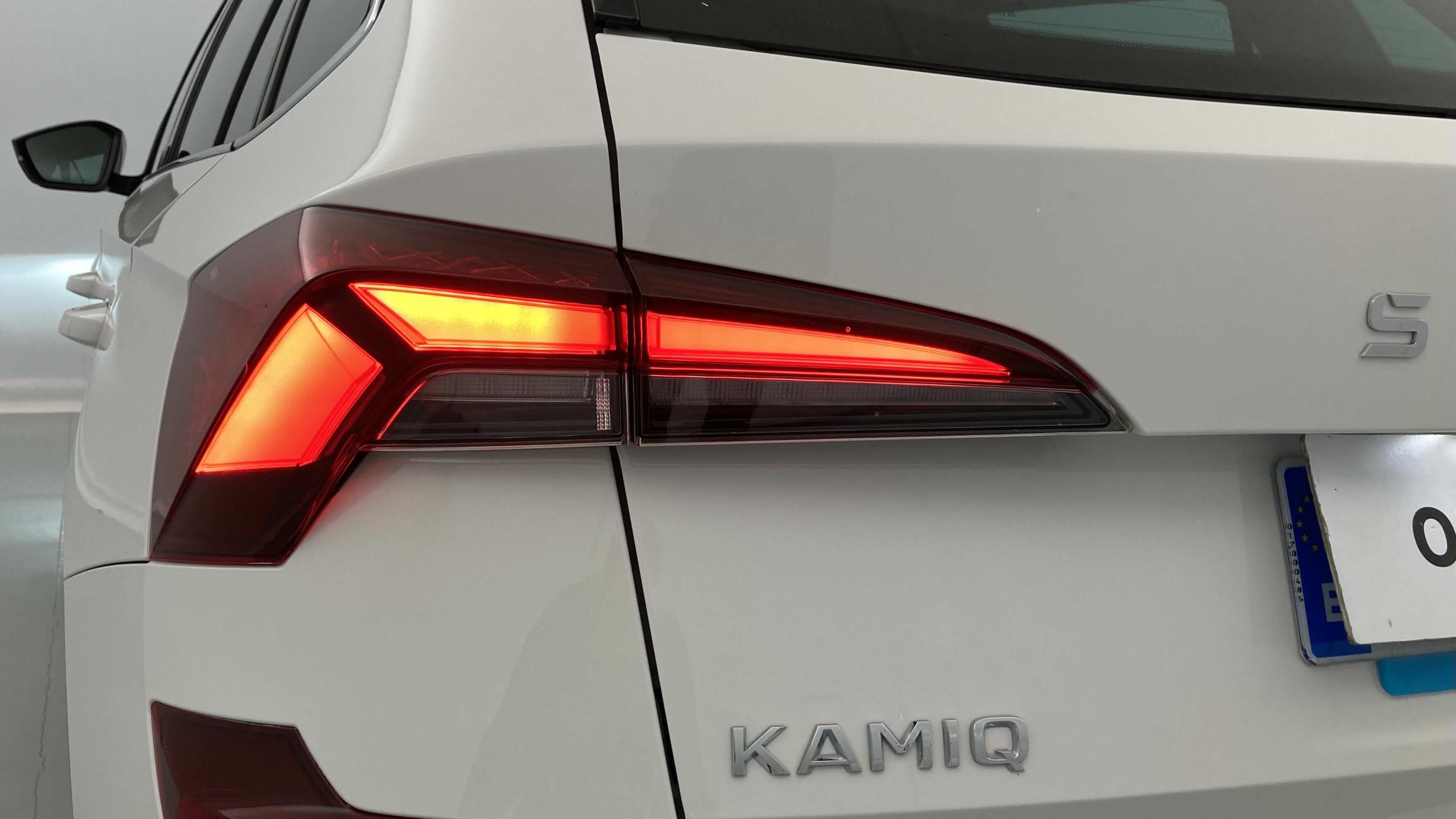 skoda kamiq selection 1.0 TSI 95 2024 blanco candy 29