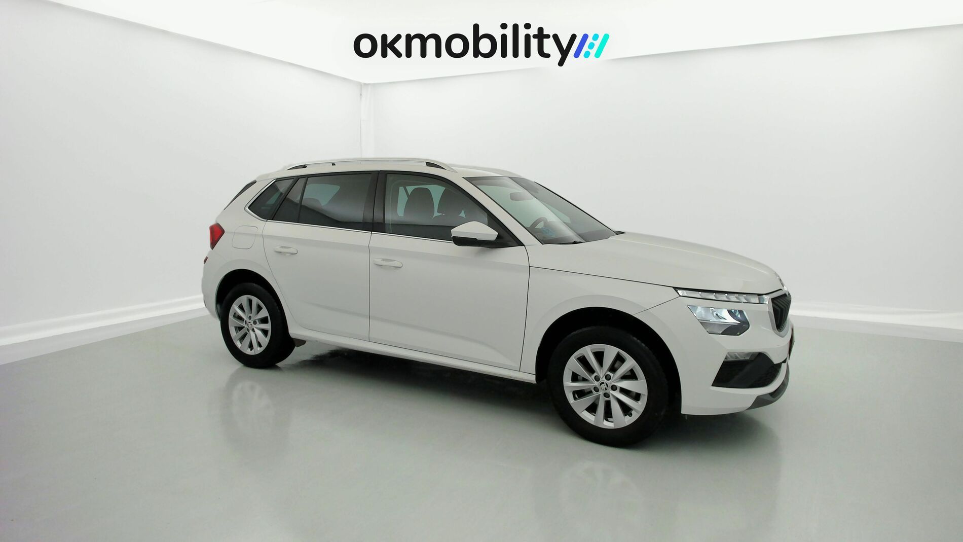 skoda kamiq selection 1.0 TSI 95 2024 blanco candy 2