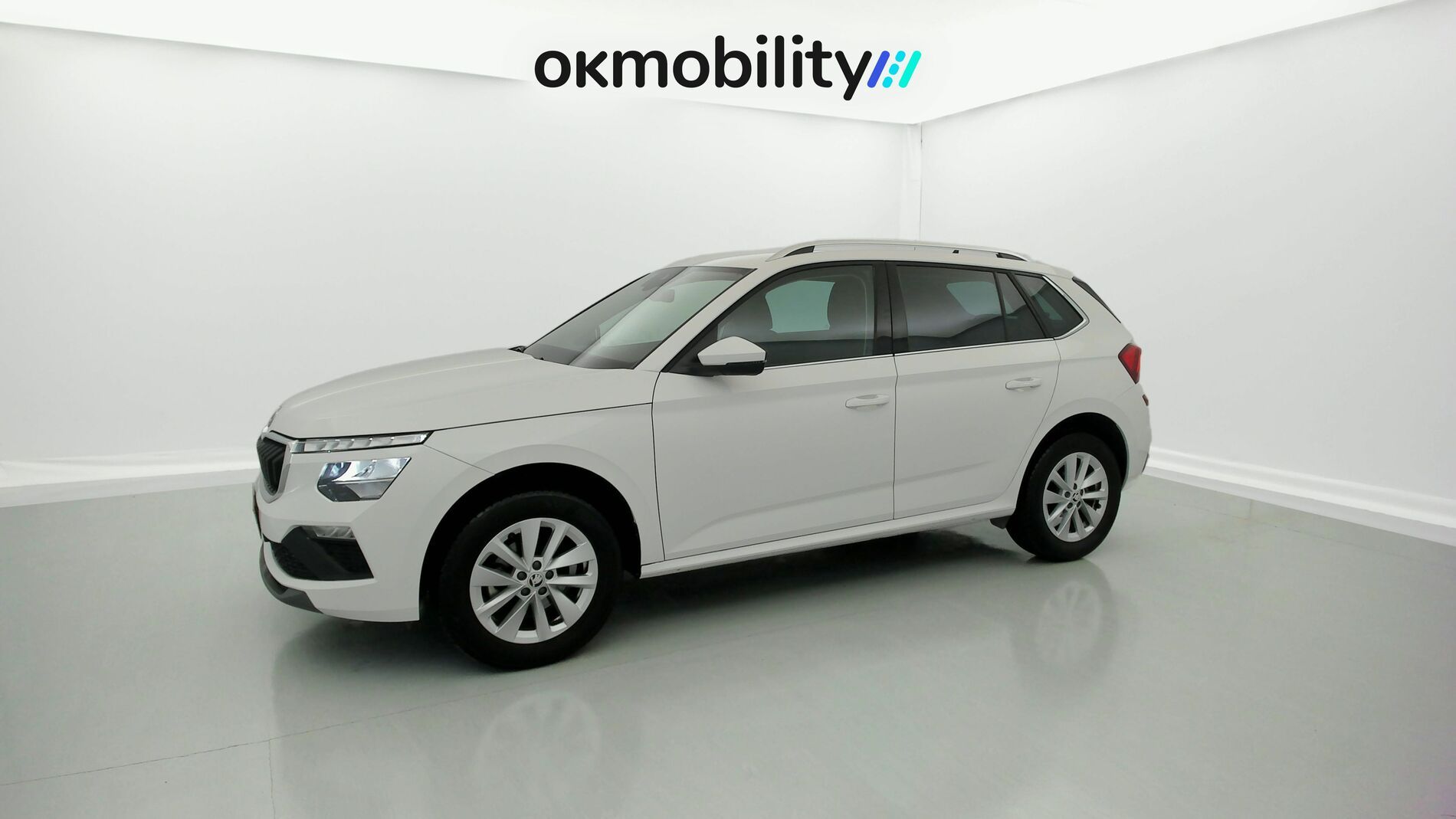 skoda kamiq selection 1.0 TSI 95 2024 blanco candy 4