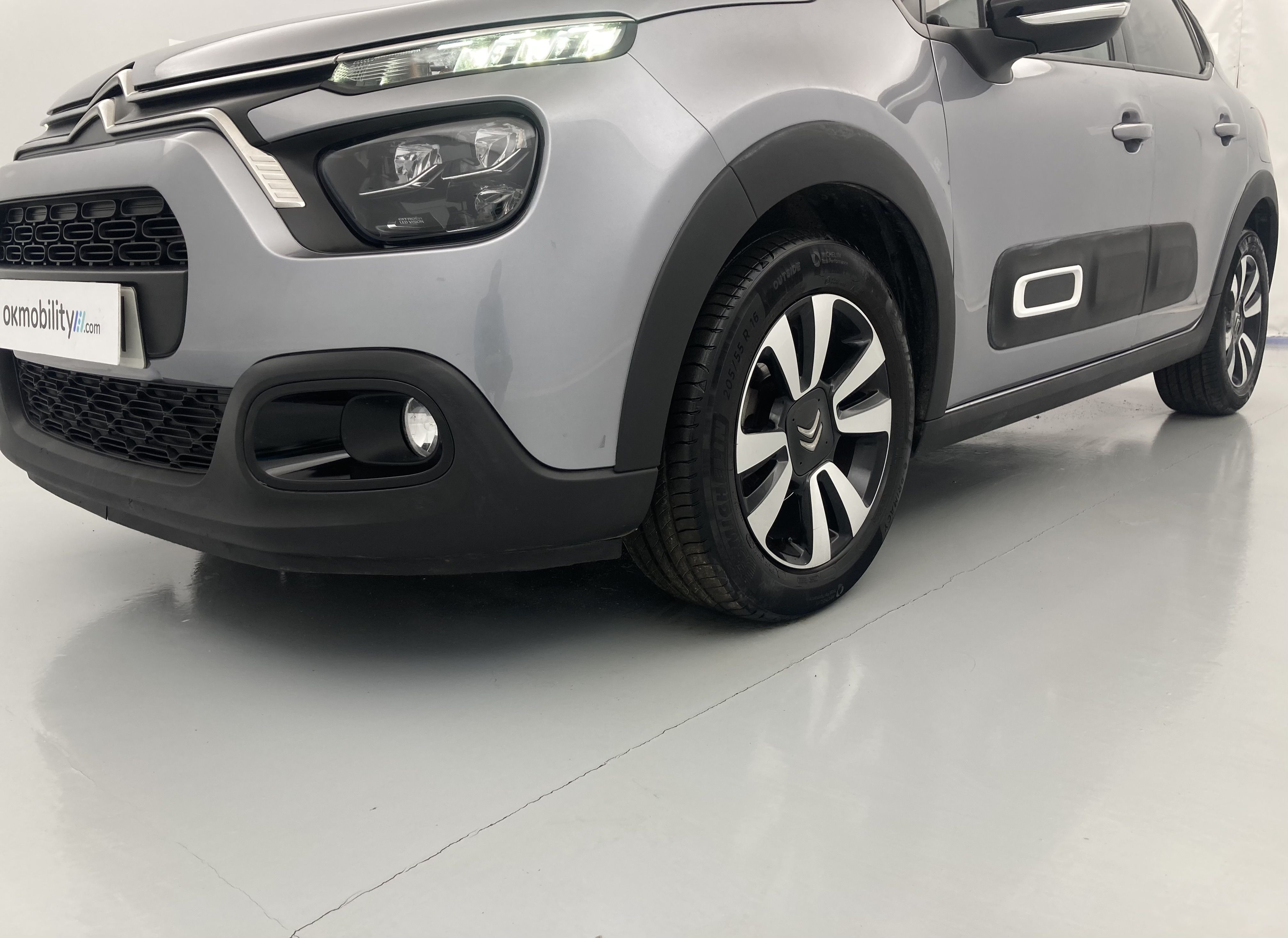 citroen c3 origin max 1.2 PURETECH 83 2024 gris acero 26