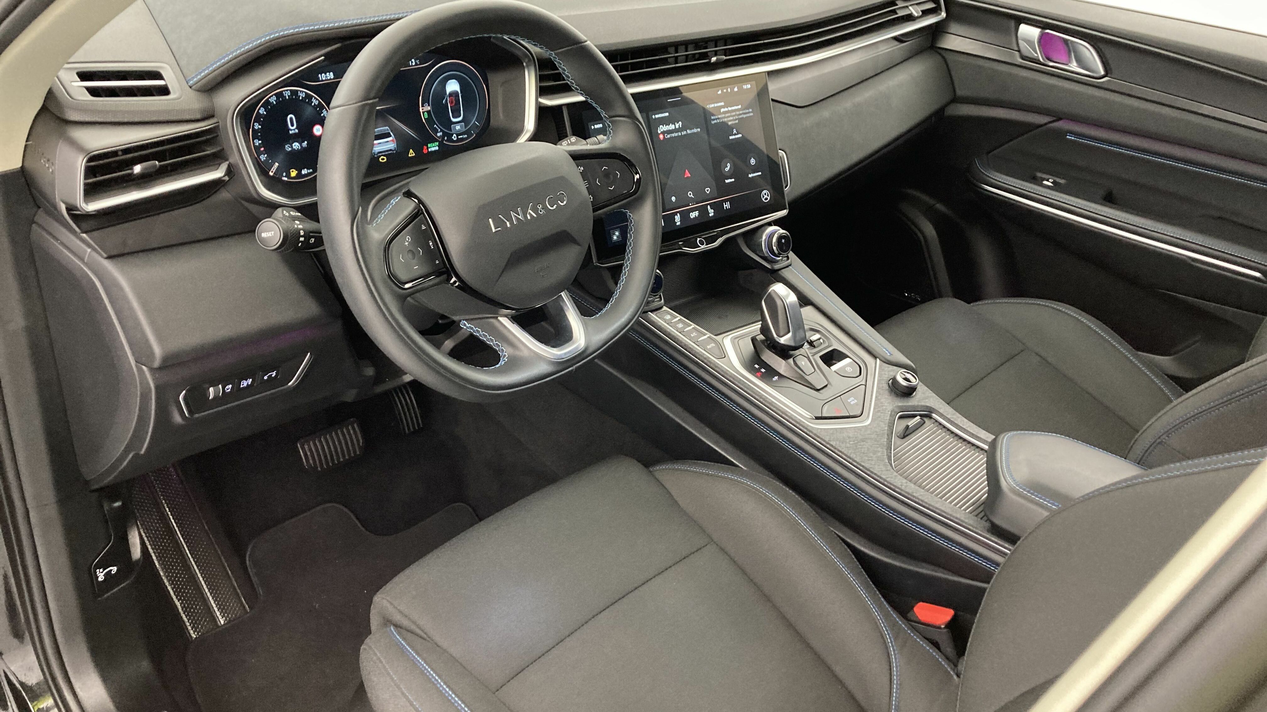 lynk&co 1 nv 1.5 PHEV 261 2022 black 16