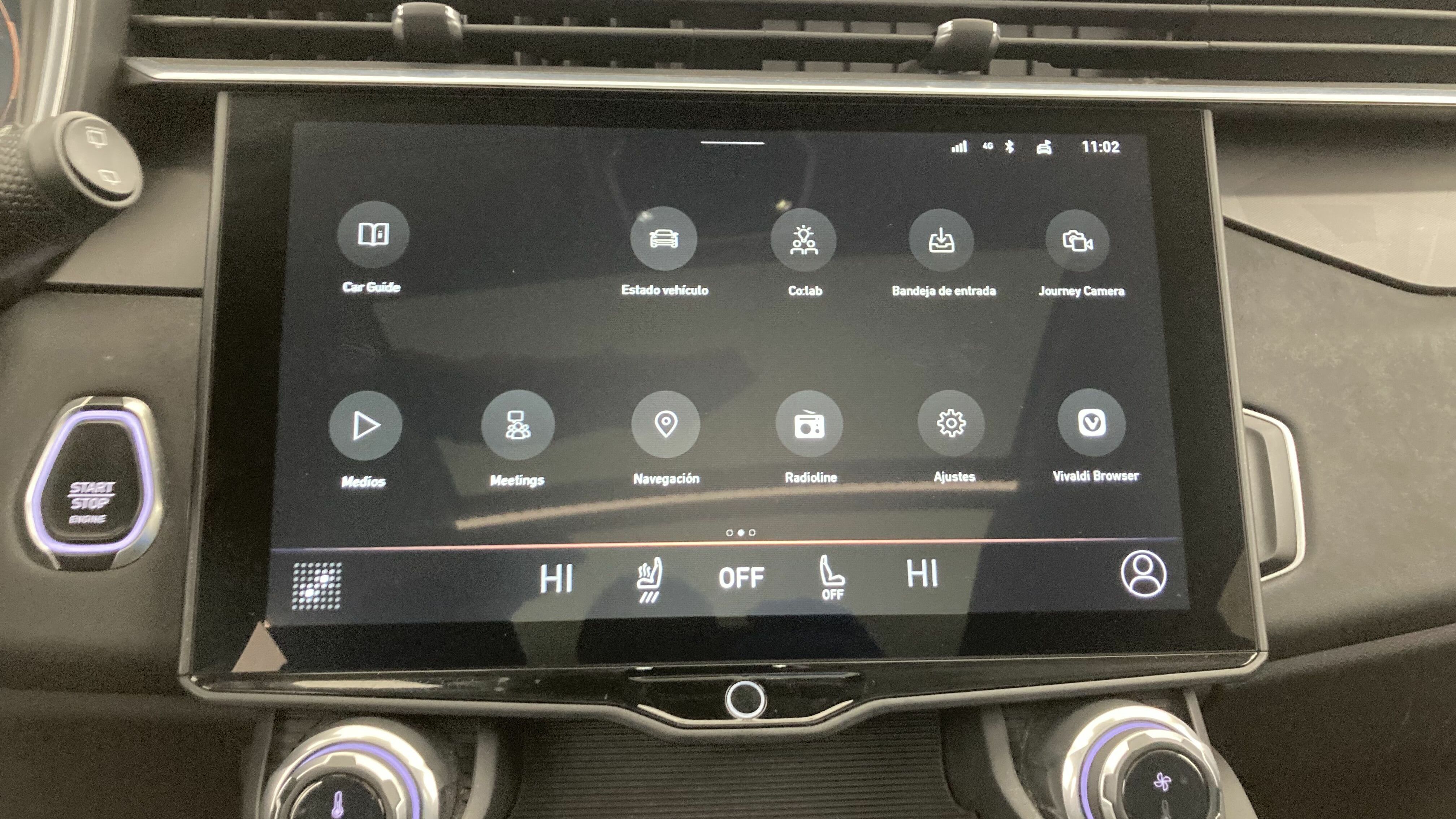 lynk&co 1 nv 1.5 PHEV 261 2022 black 32