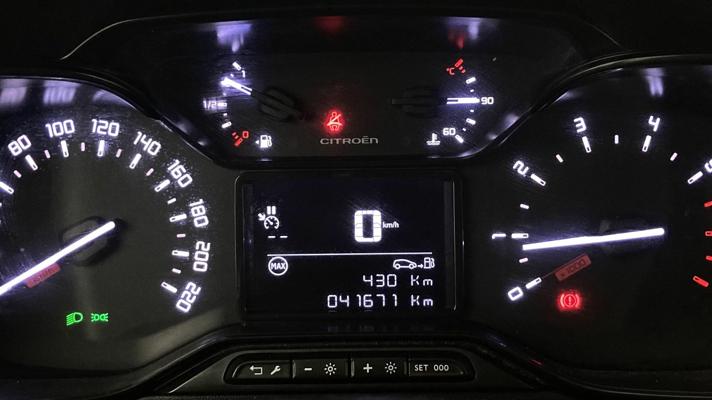 citroen c3 origin max 1.2 PURETECH 83 2024 negro perla 17