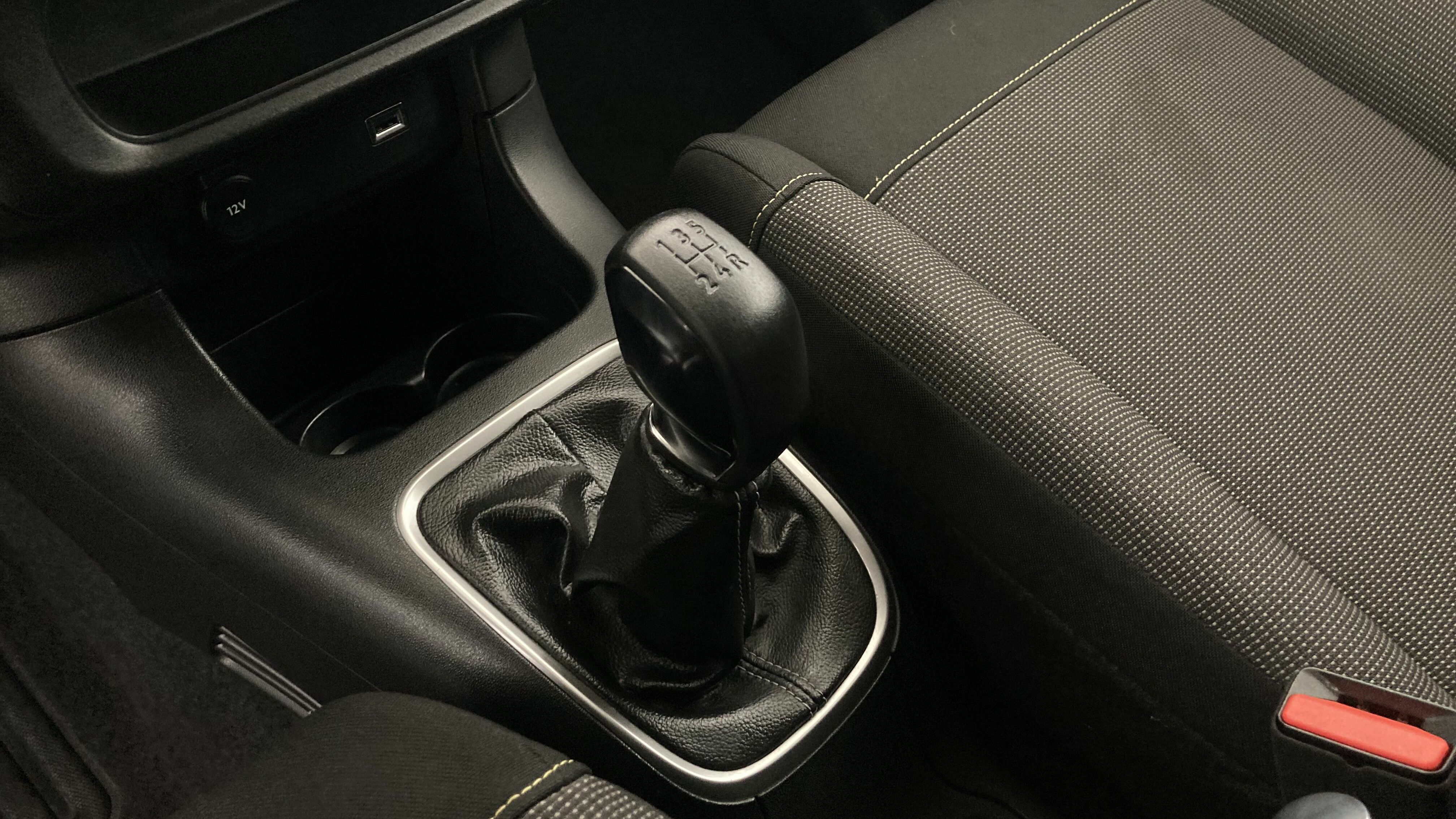 citroen c3 origin max 1.2 PURETECH 83 2024 negro perla 19