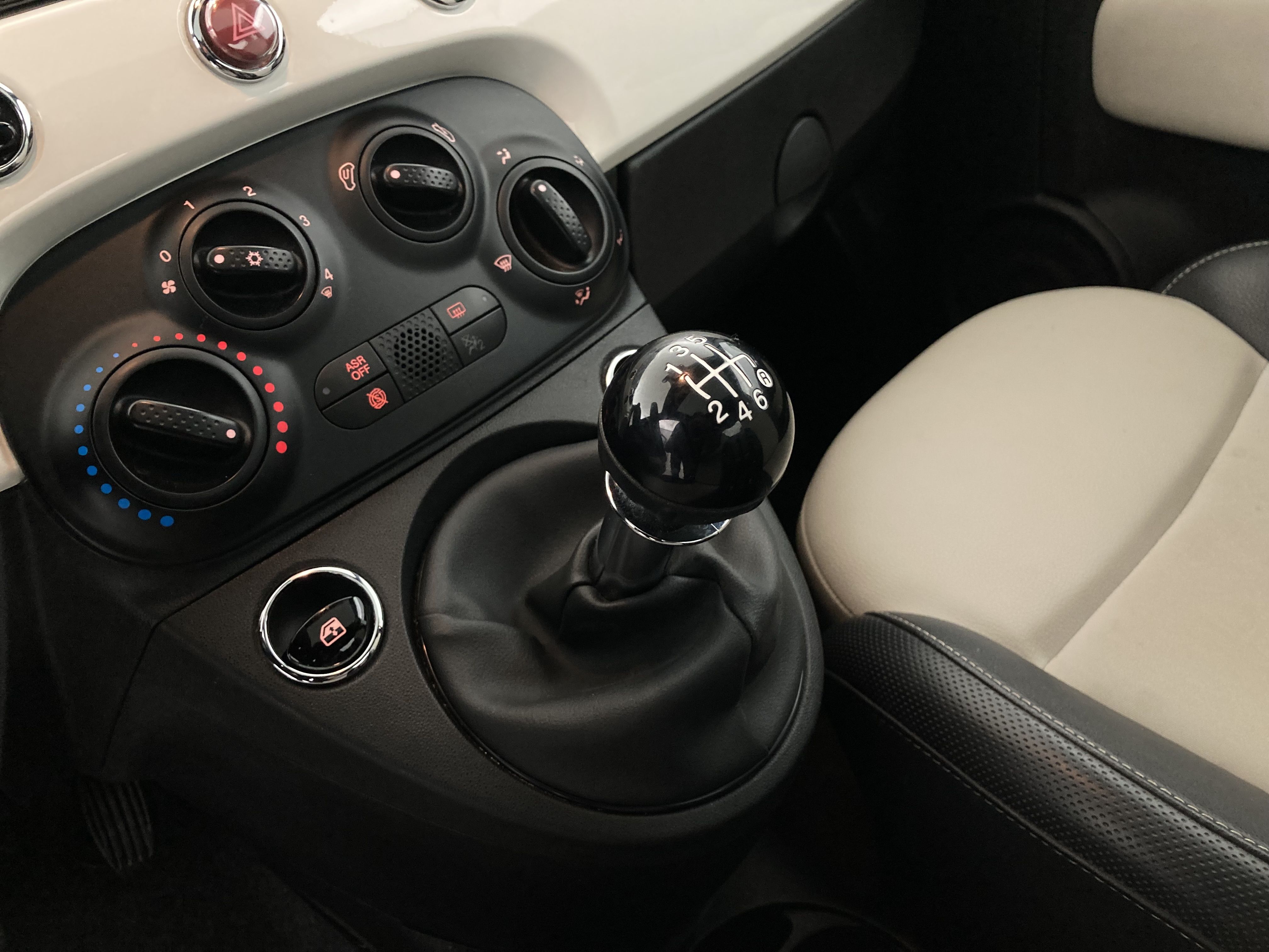 fiat 500 dolcevita 1.0 HYBRID 70 MHEV 2022 white 16