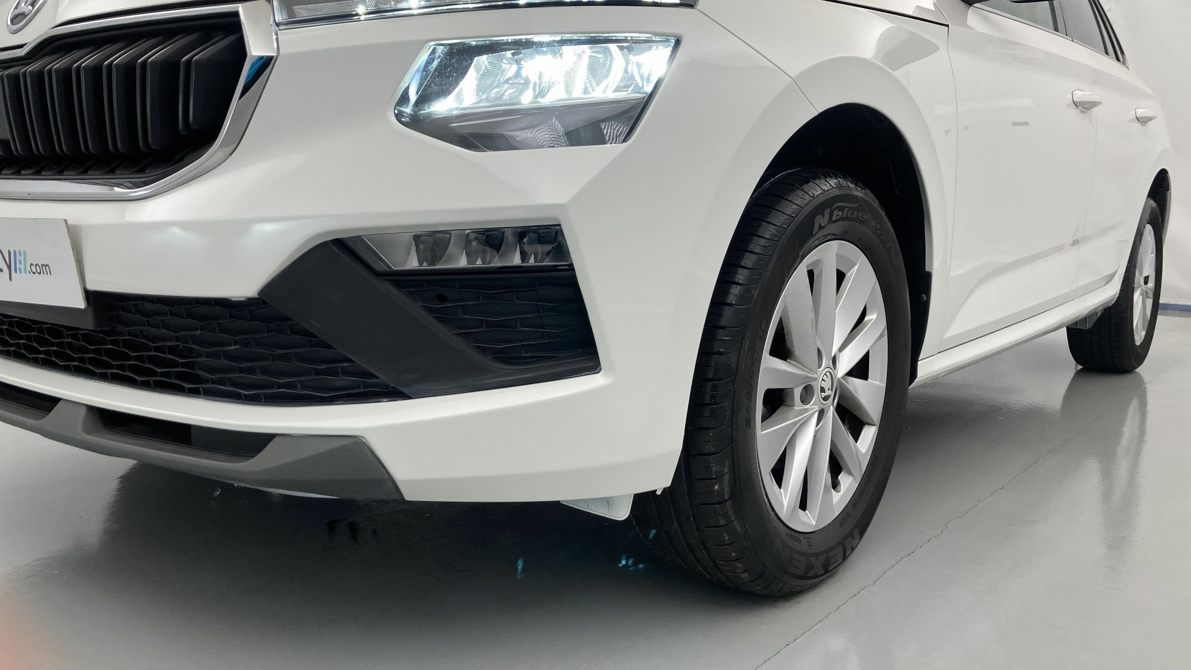 skoda kamiq selection 1.0 TSI 95 2024 blanco candy 27