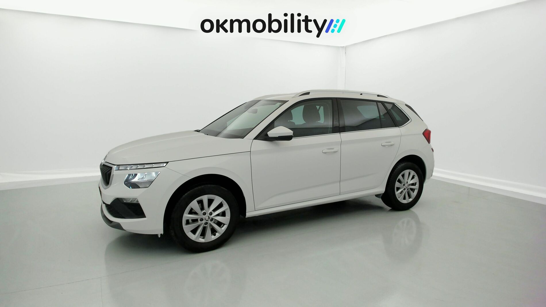 skoda kamiq selection 1.0 TSI 95 2024 blanco candy 5
