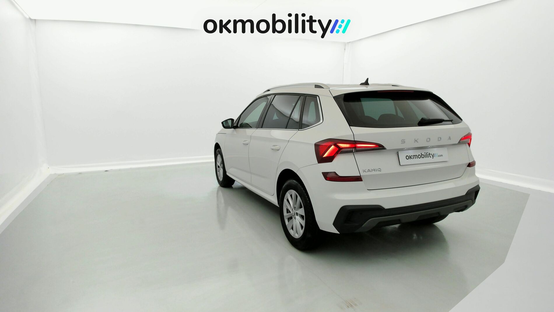 skoda kamiq selection 1.0 TSI 95 2024 blanco candy 10