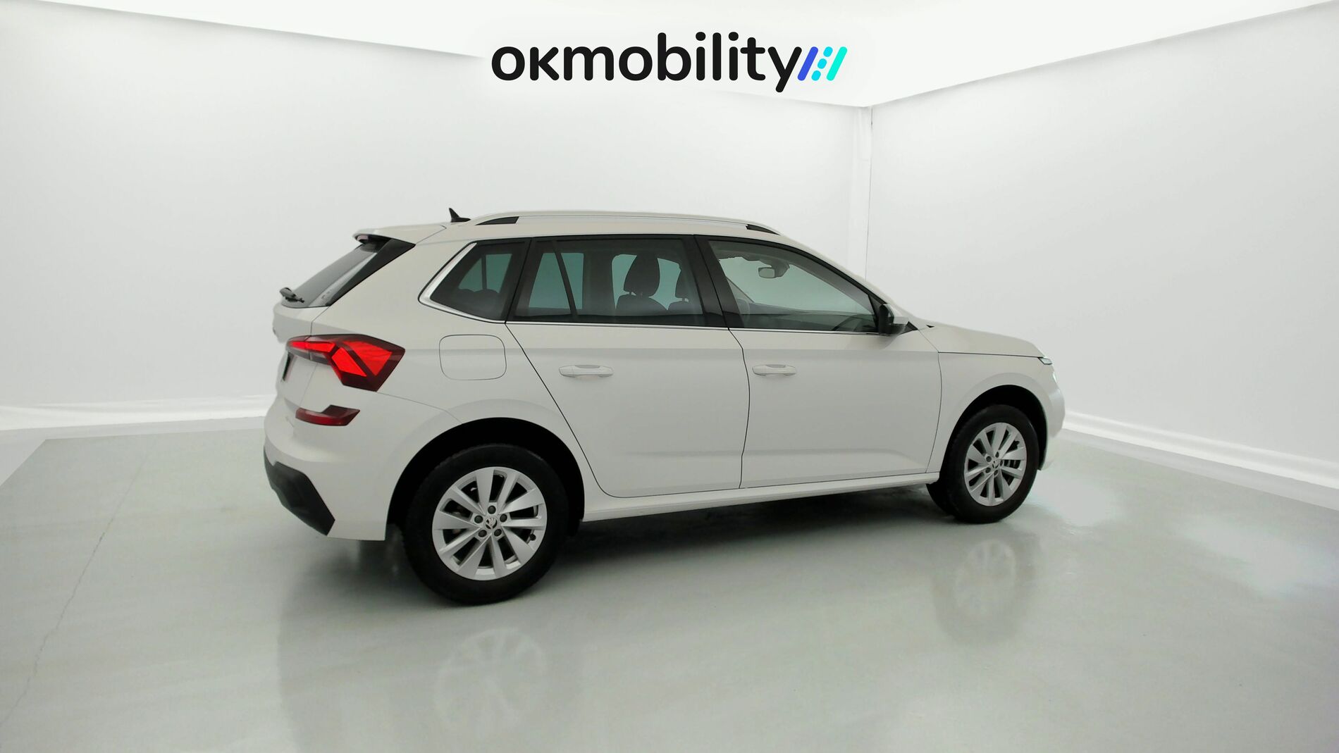 skoda kamiq selection 1.0 TSI 95 2024 blanco candy 13