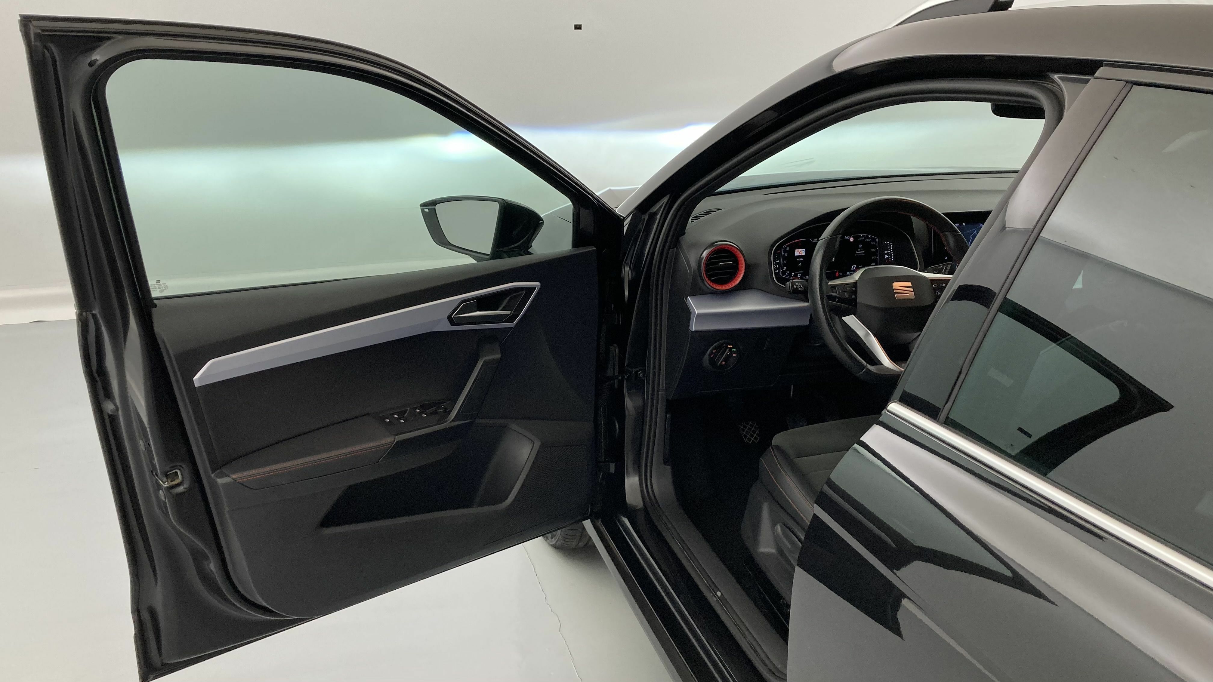 seat arona fr xl rx 1.0 TSI 115 2024 negro midnight 13