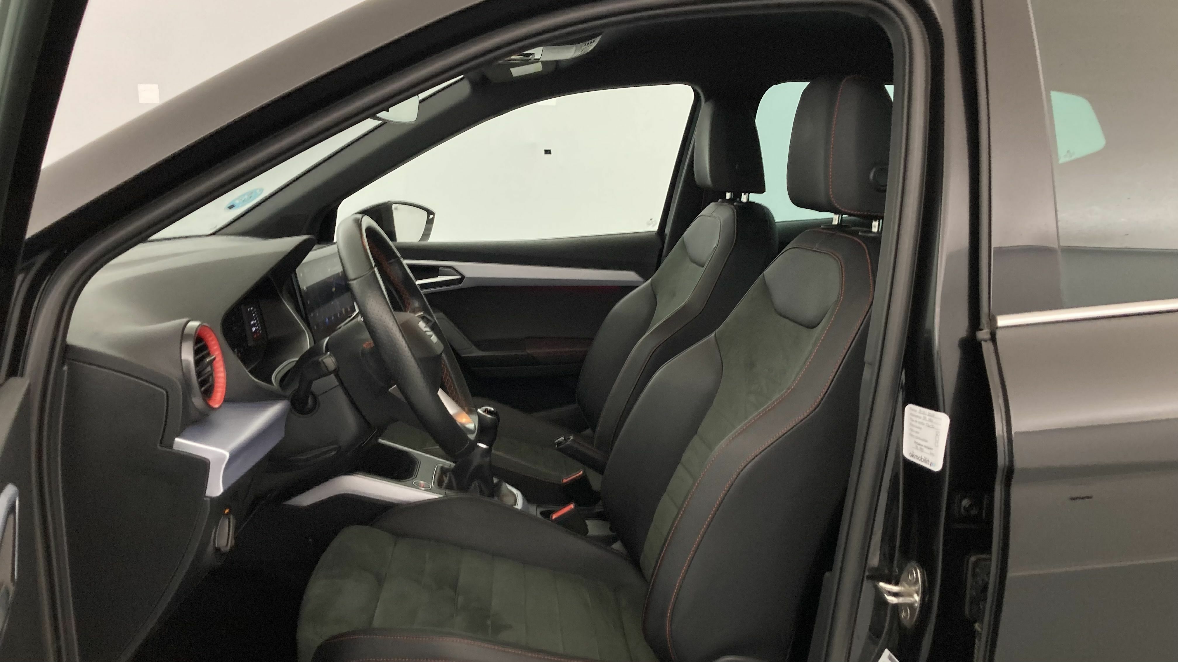 seat arona fr xl rx 1.0 TSI 115 2024 negro midnight 14