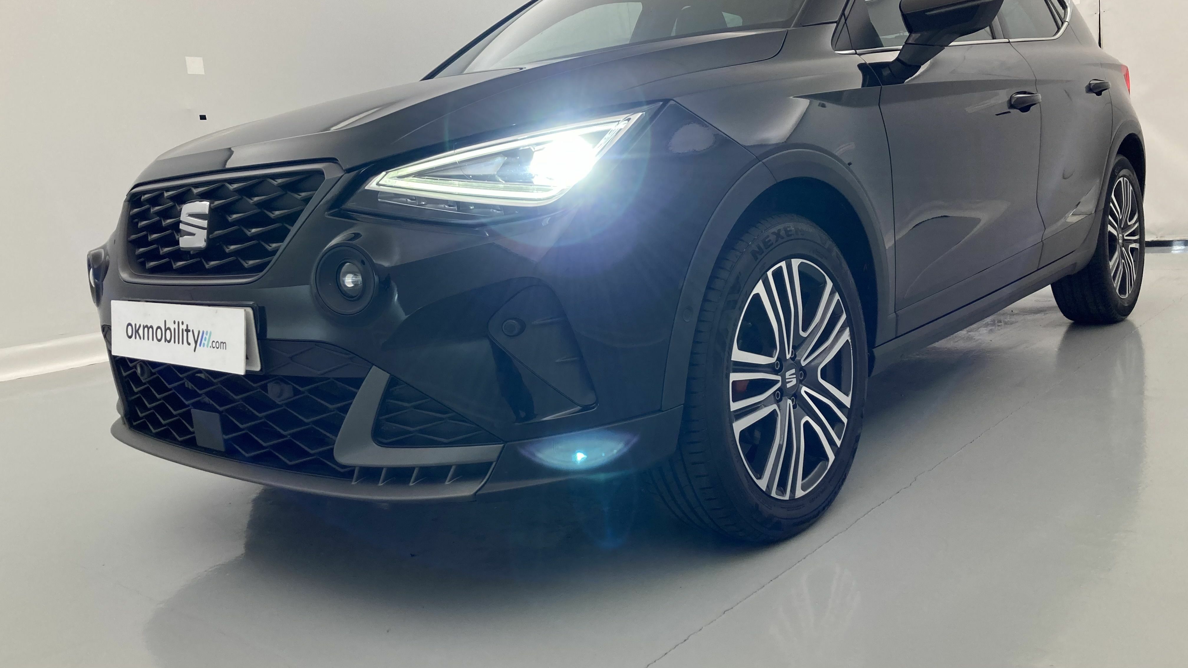 seat arona fr xl rx 1.0 TSI 115 2024 negro midnight 26