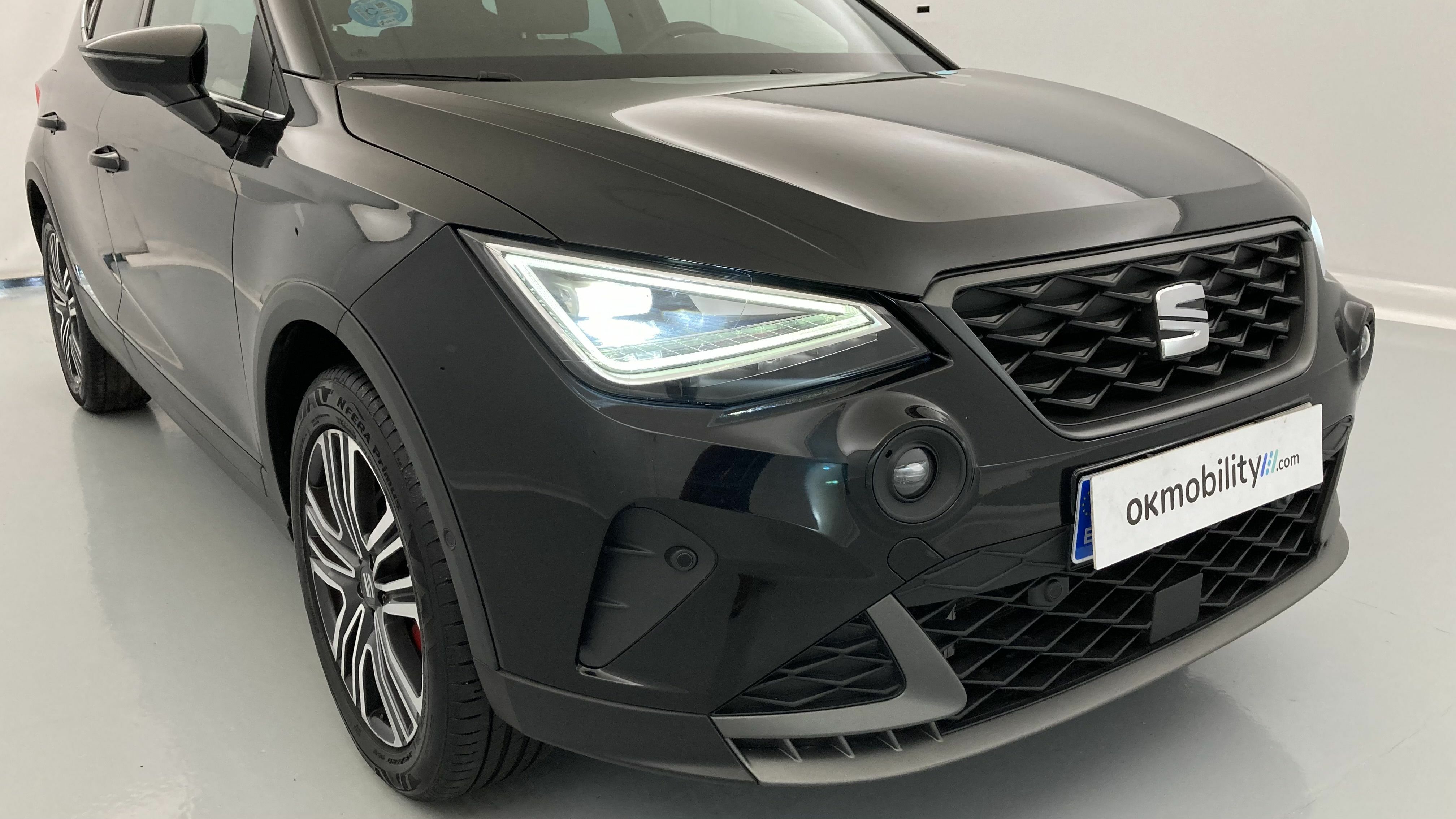 seat arona fr xl rx 1.0 TSI 115 2024 negro midnight 29