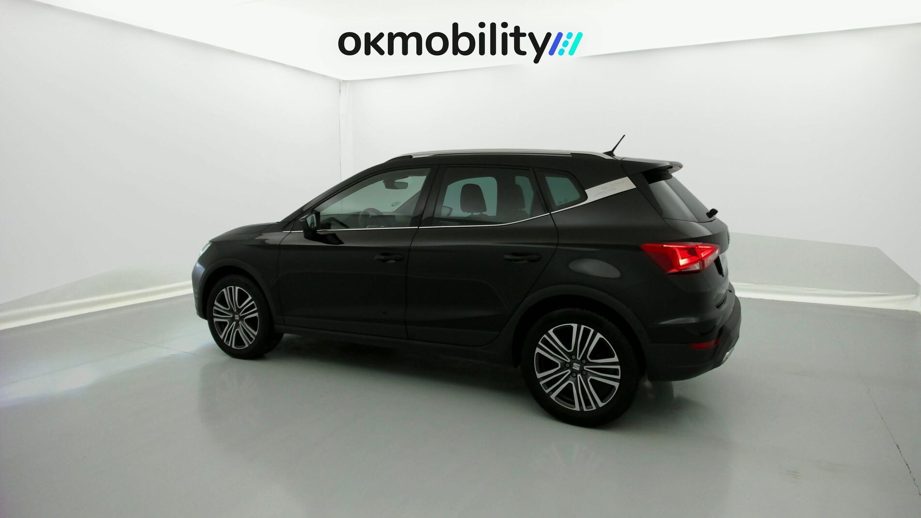 seat arona fr xl rx 1.0 TSI 115 2024 negro midnight 8