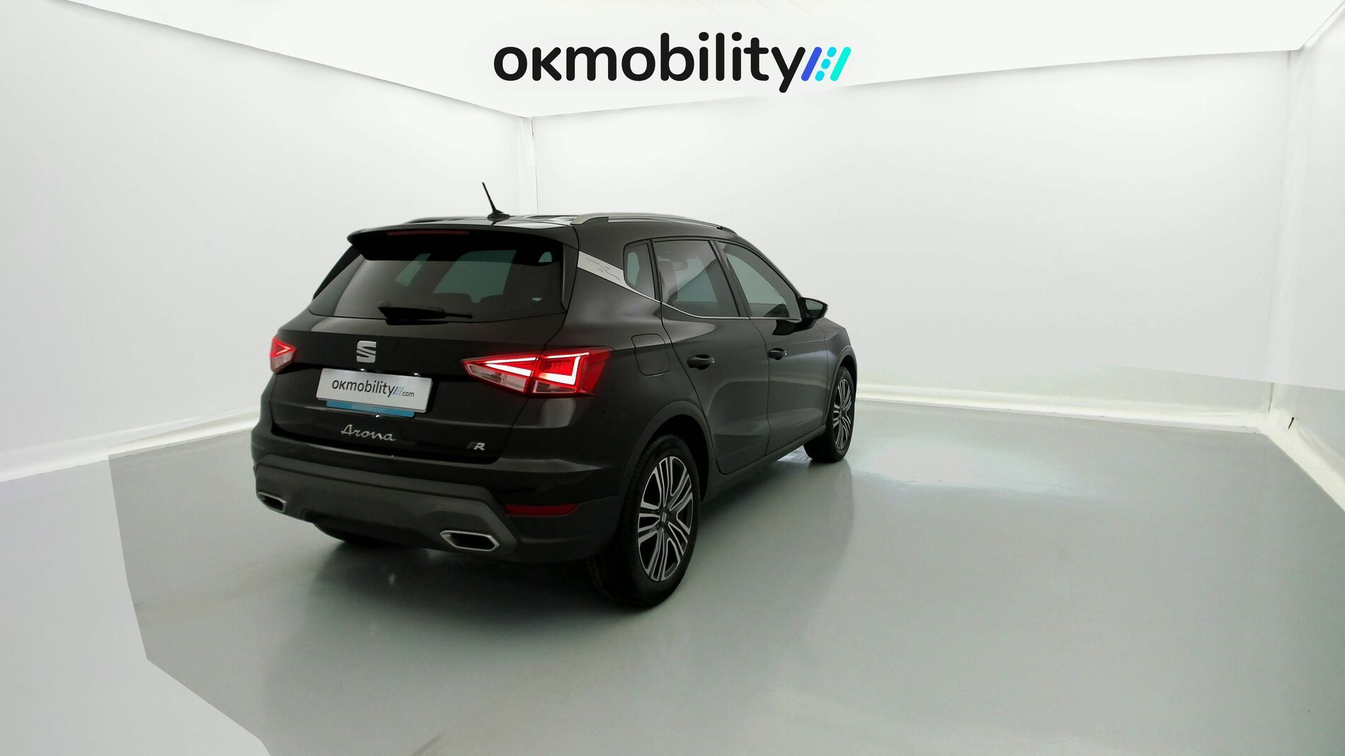 seat arona fr xl rx 1.0 TSI 115 2024 negro midnight 11