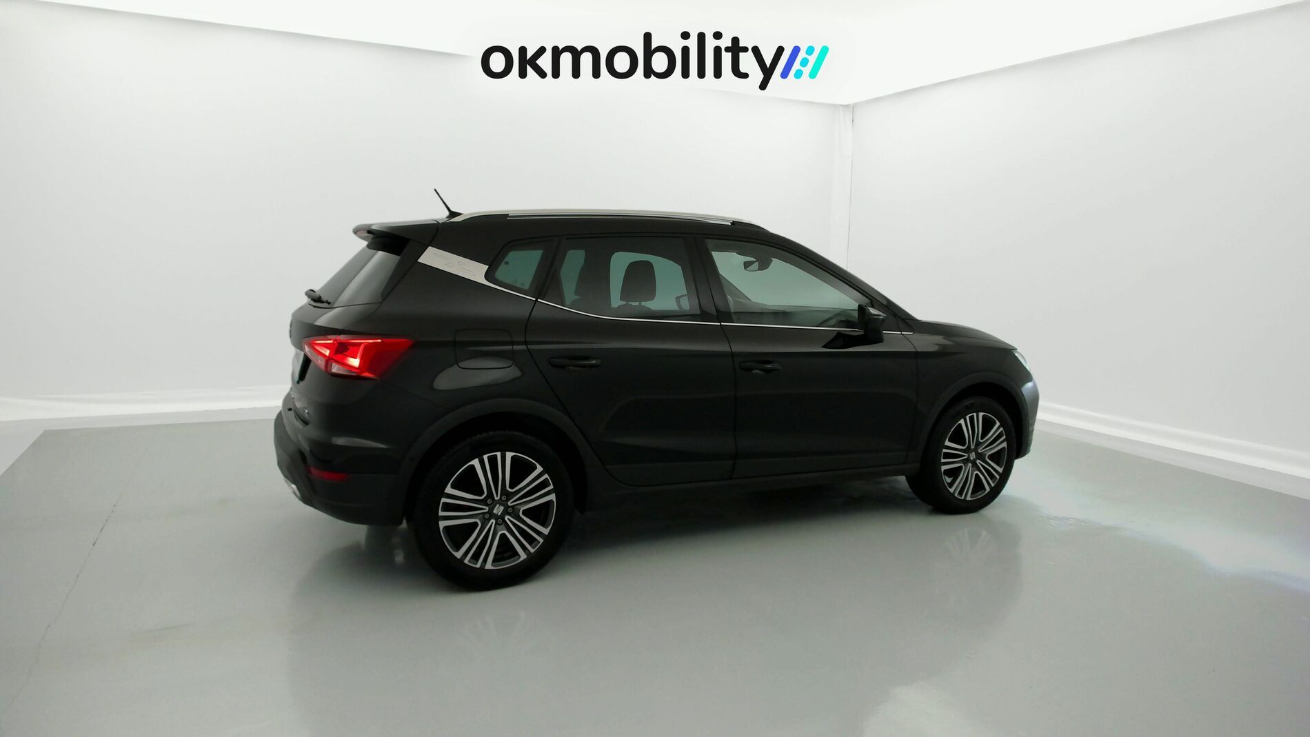 seat arona fr xl rx 1.0 TSI 115 2024 negro midnight 12