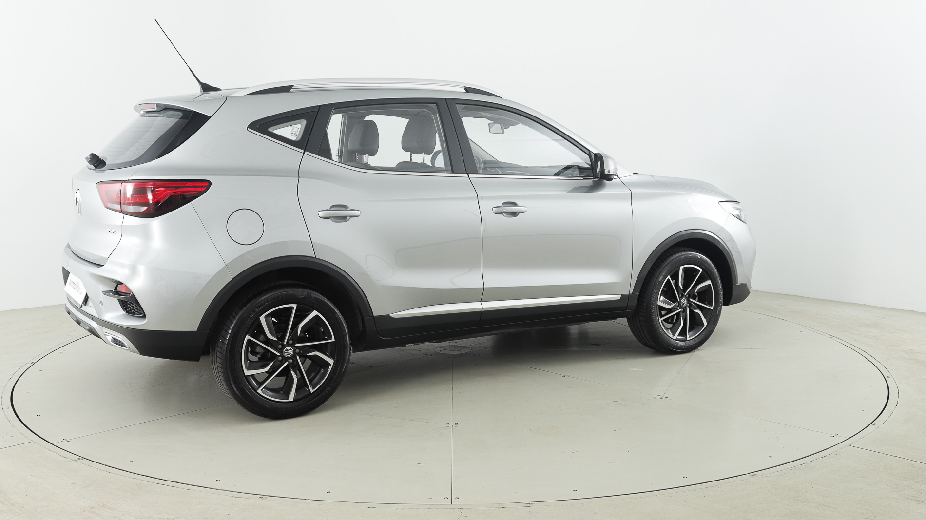 mg zs luxury 1.0 T-GDI 111 2023 silver 13