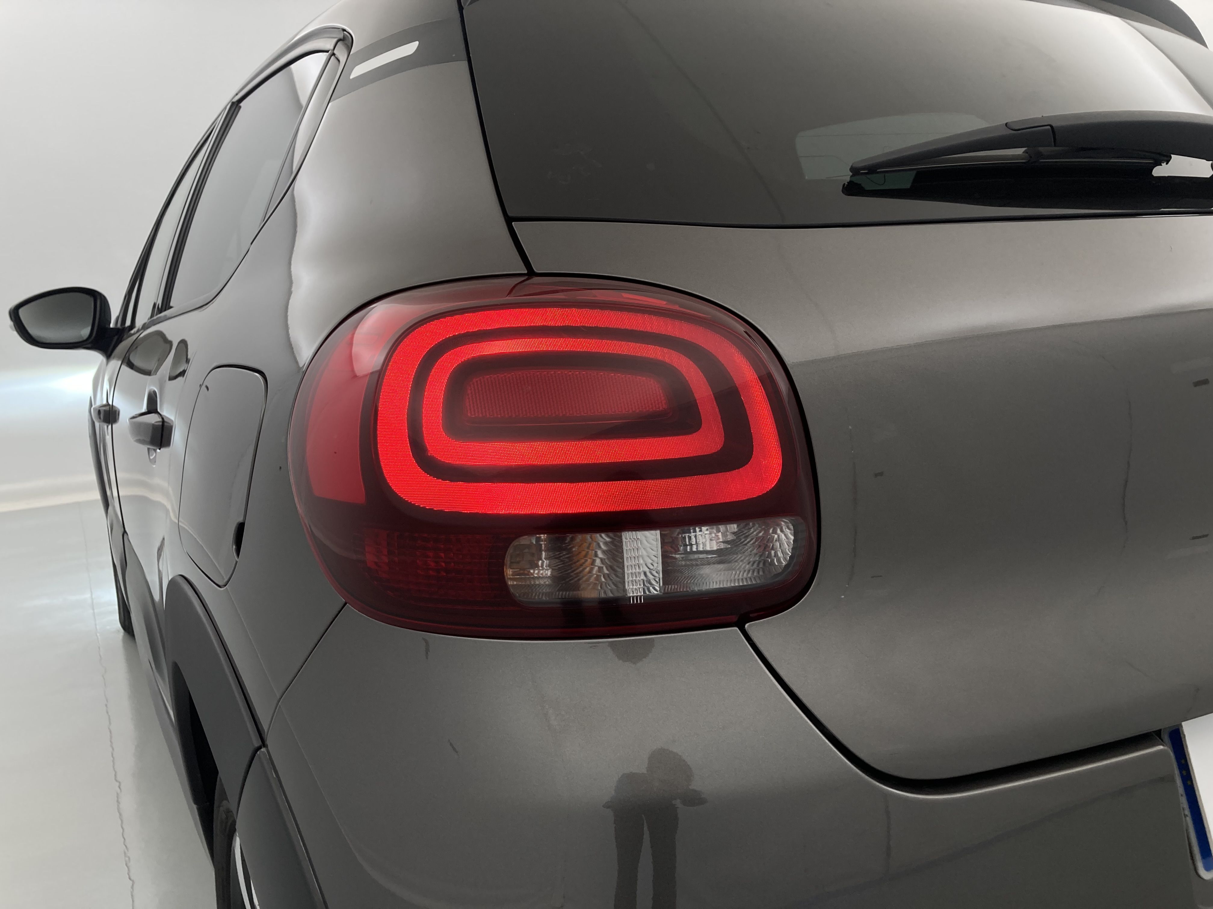 citroen c3 origin max 1.2 PURETECH 83 2024 gris platino 16