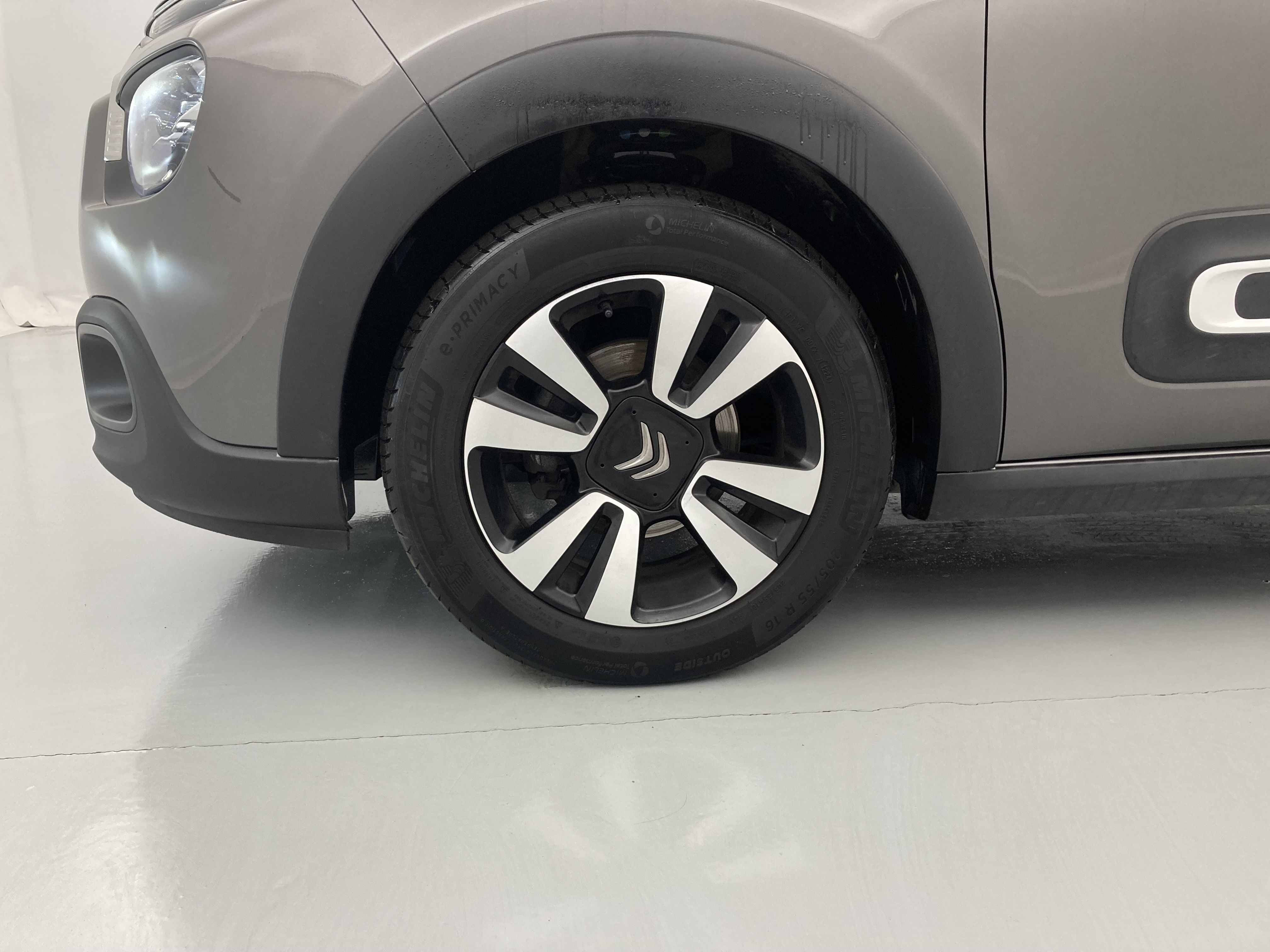 citroen c3 origin max 1.2 PURETECH 83 2024 gris platino 28