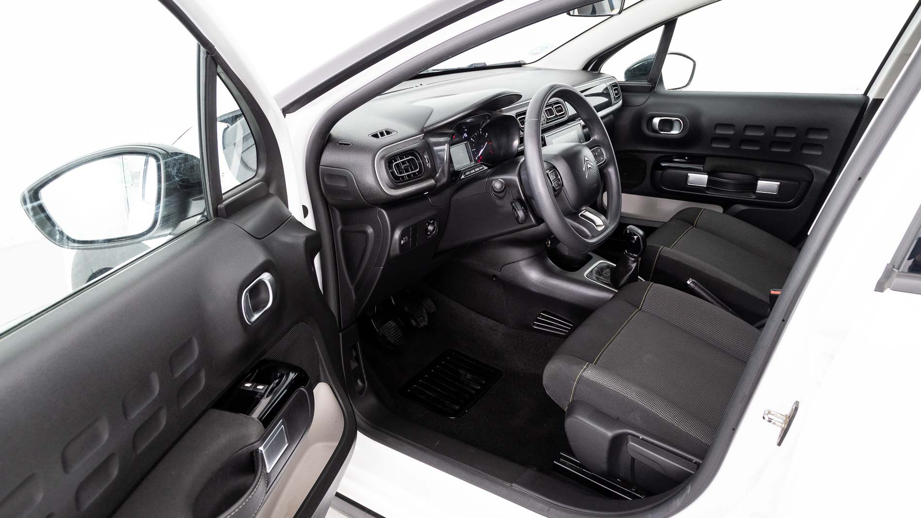 citroen c3 origin max 1.2 PURETECH 83 2024 blanco banquise 13