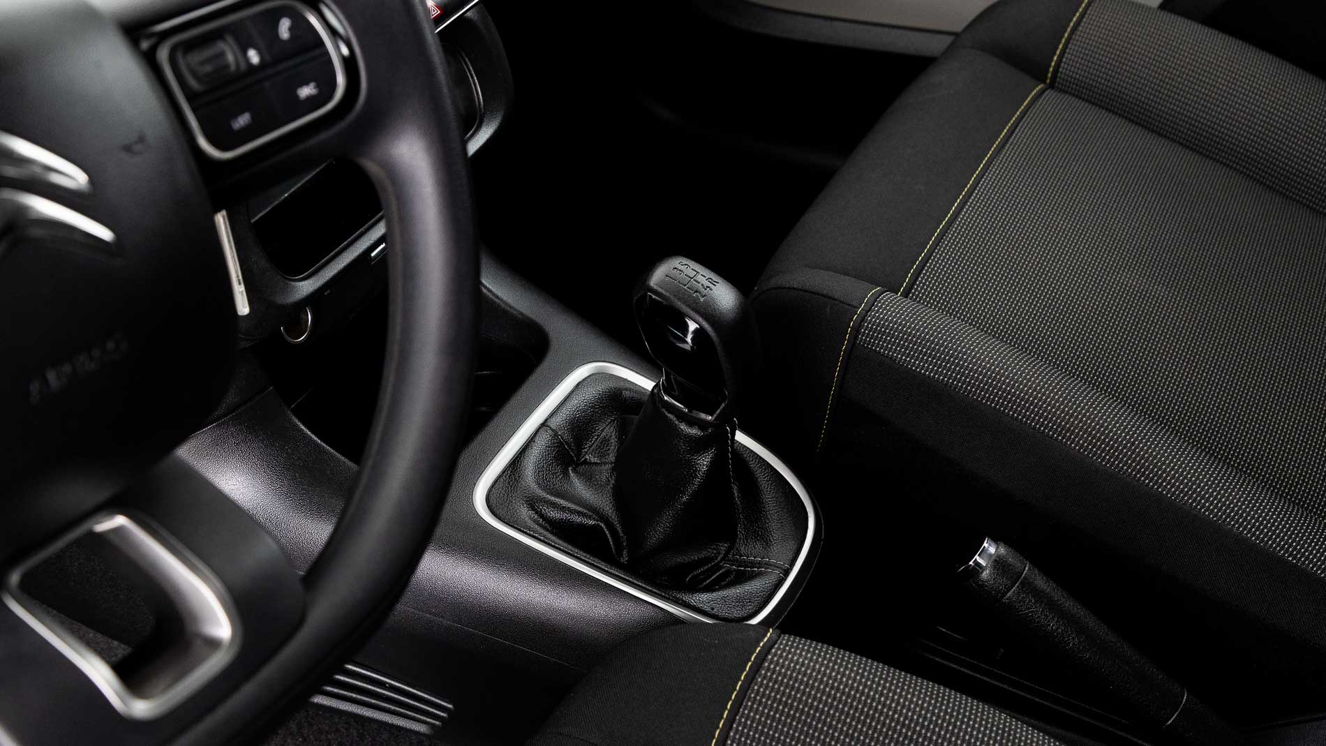 citroen c3 origin max 1.2 PURETECH 83 2024 blanco banquise 19