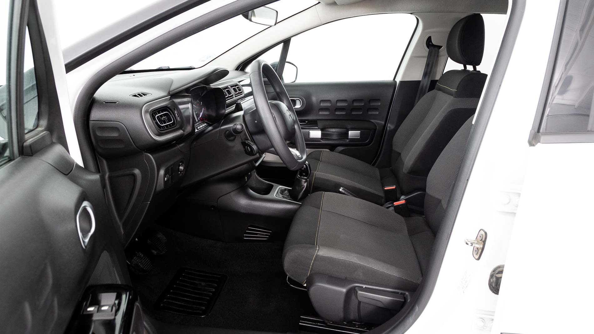 citroen c3 origin max 1.2 PURETECH 83 2024 blanco banquise 20